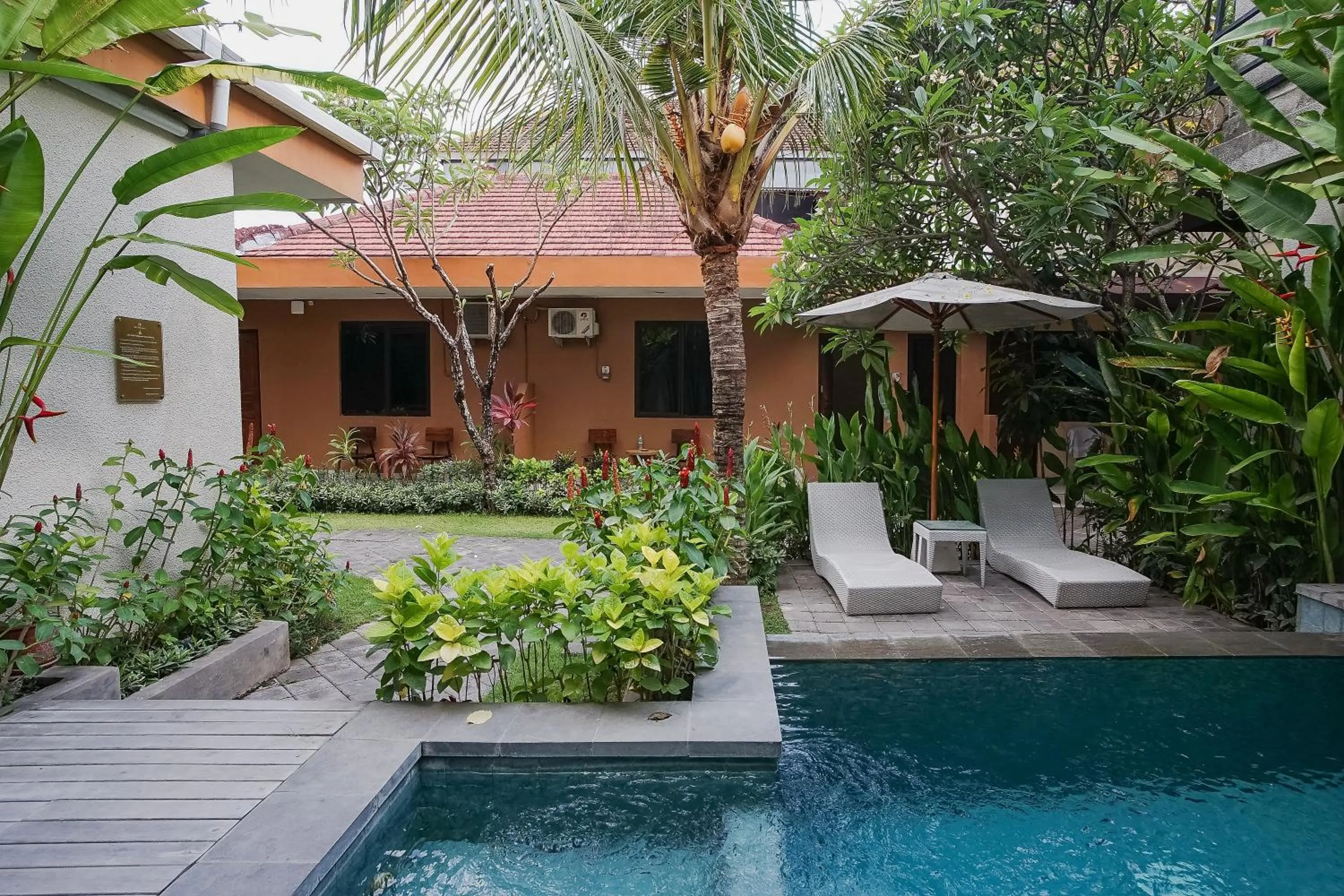 Swimming pool in Dee Mansion Bali