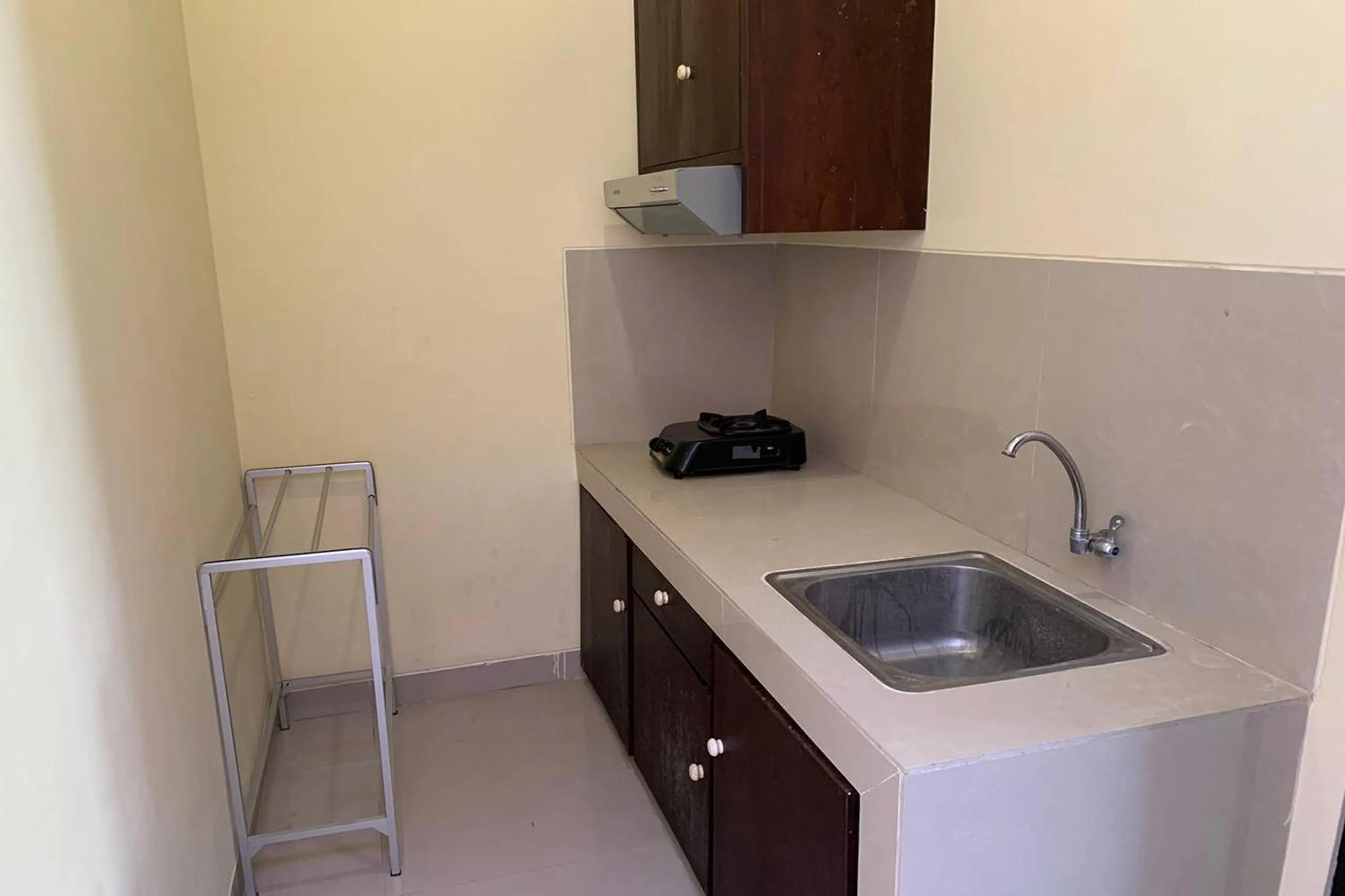 Kitchen or kitchenette in Dee Mansion Bali