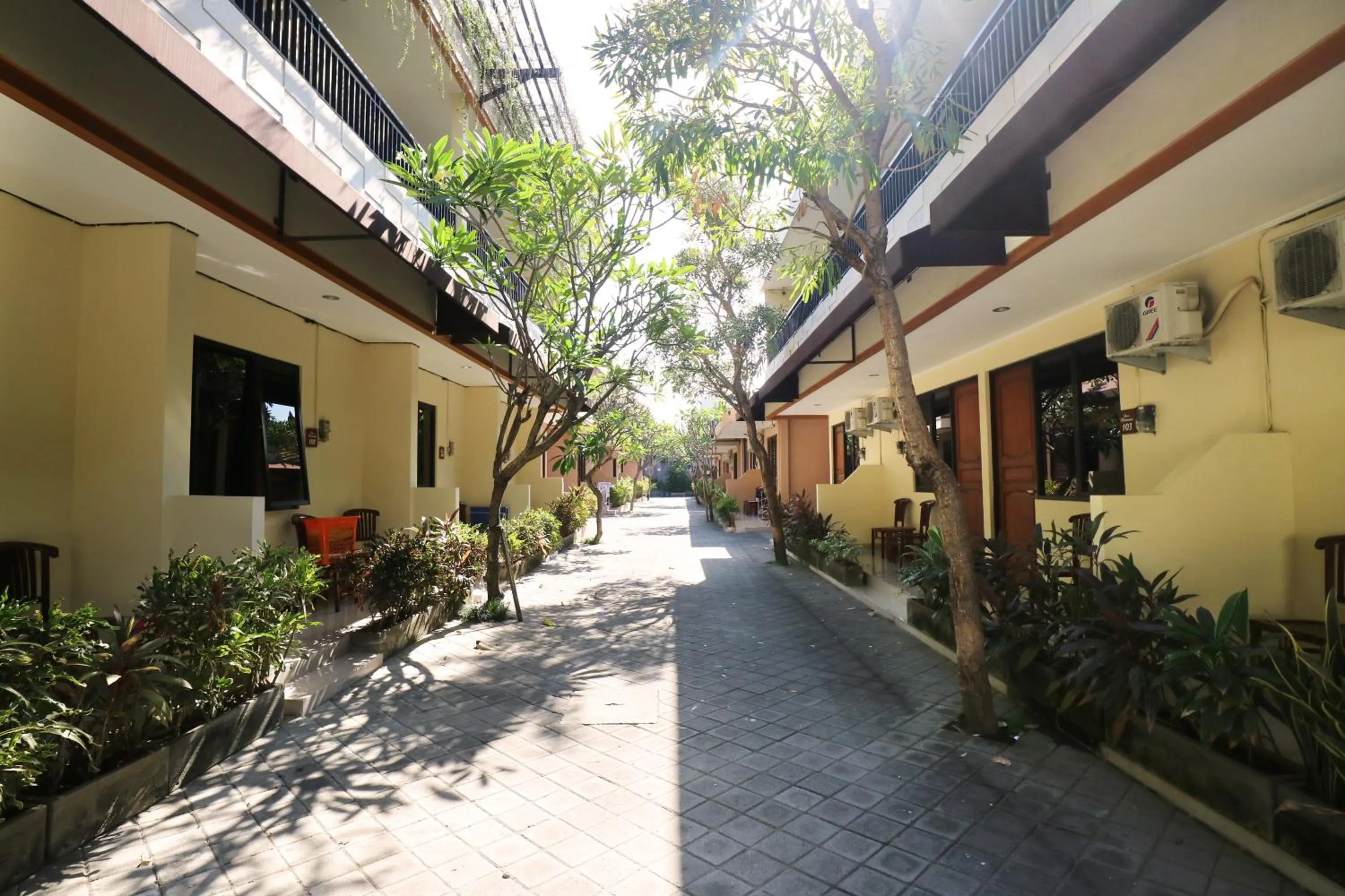 Area and facilities in Dee Mansion Bali