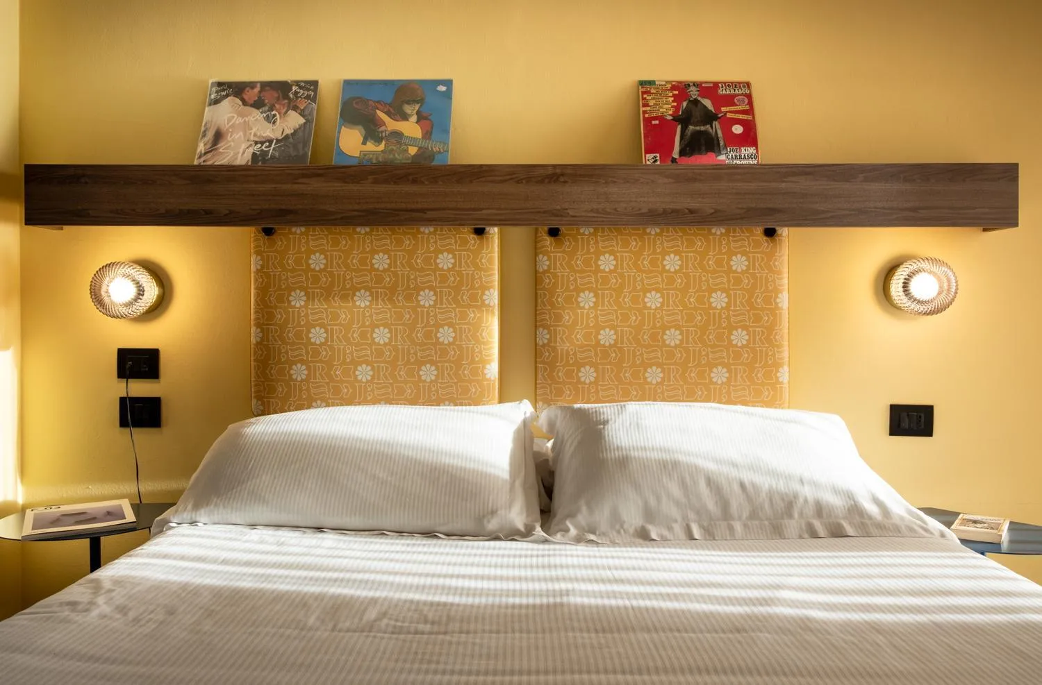 Bed in Hotel Jolly Roger