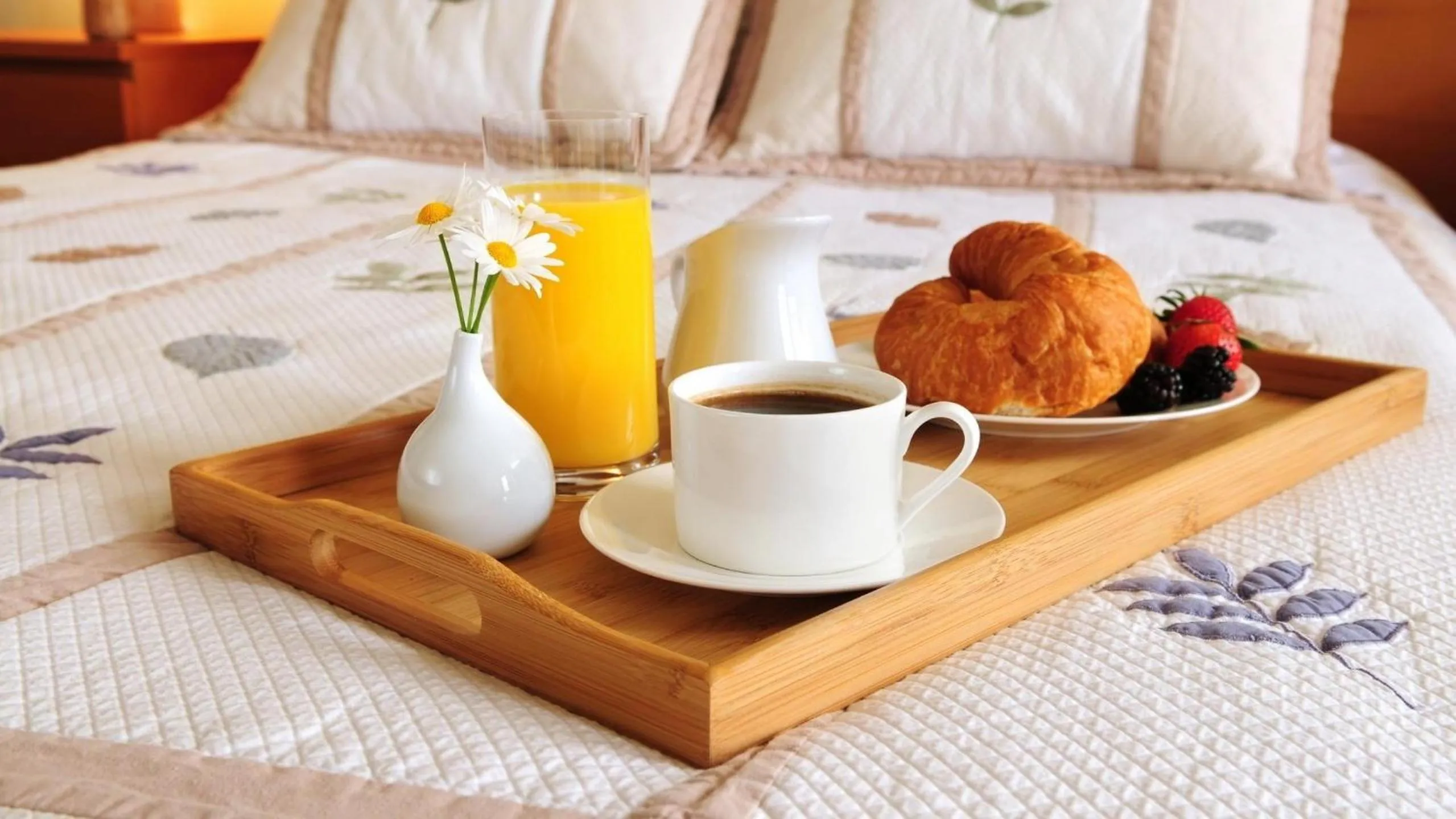 Breakfast, Bed in B&B Stazione Latina
