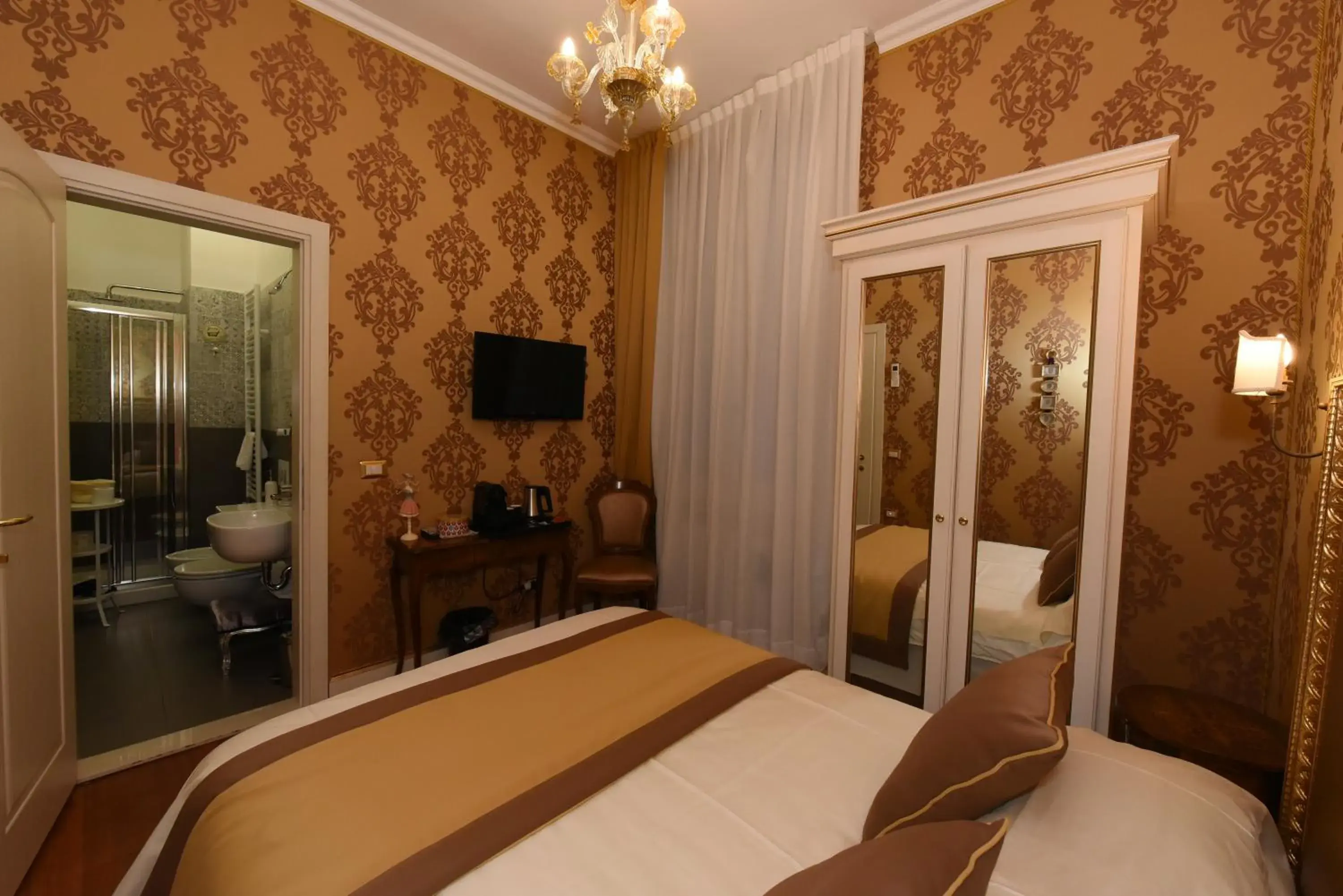 Economy Double Room in 40.17 SAN MARCO Economy Double Room in 40.17 SAN MARCO