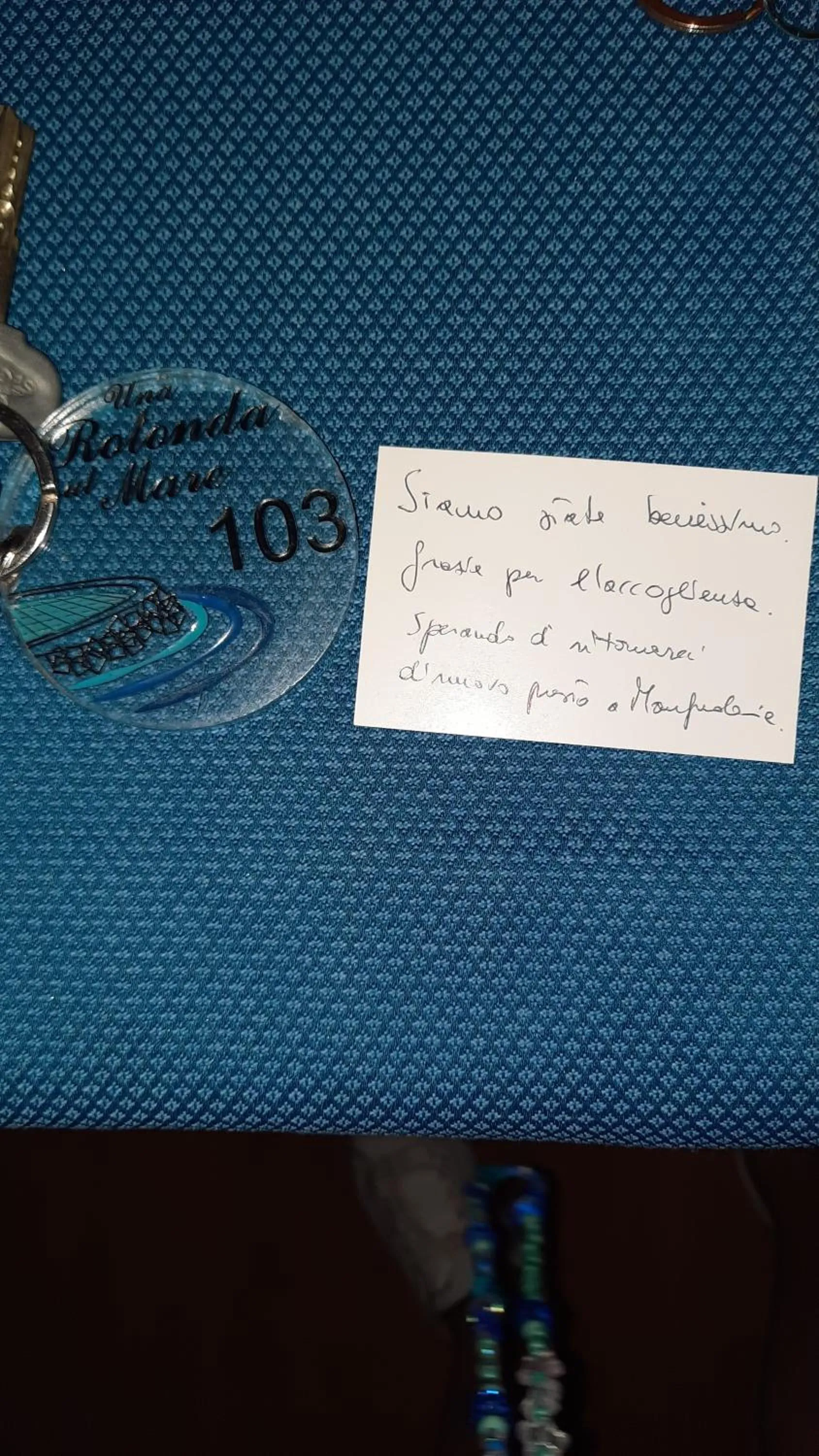 Guests in B&B Una Rotonda sul mare