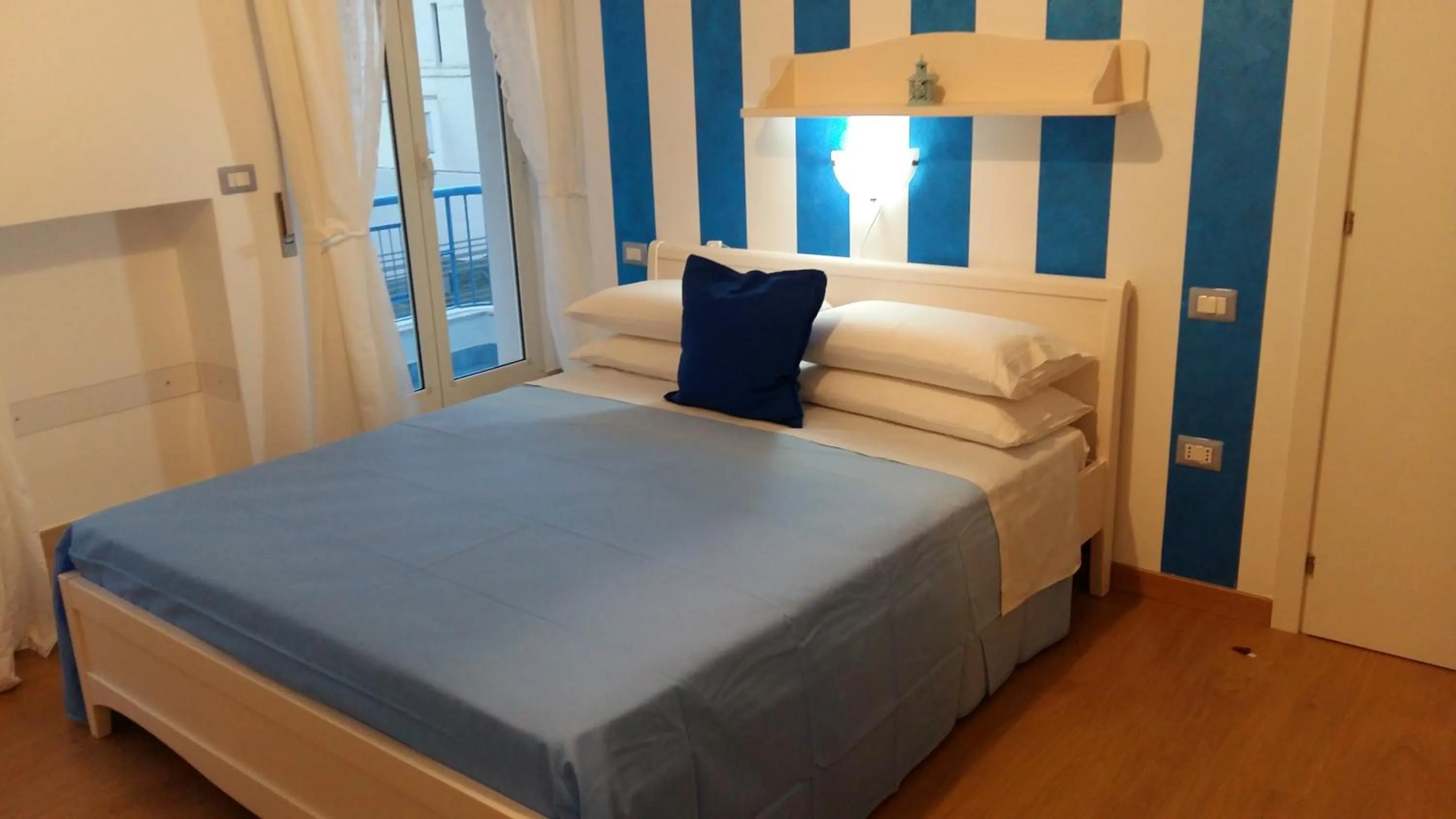 Restaurant/places to eat, Bed in B&B Una Rotonda sul mare