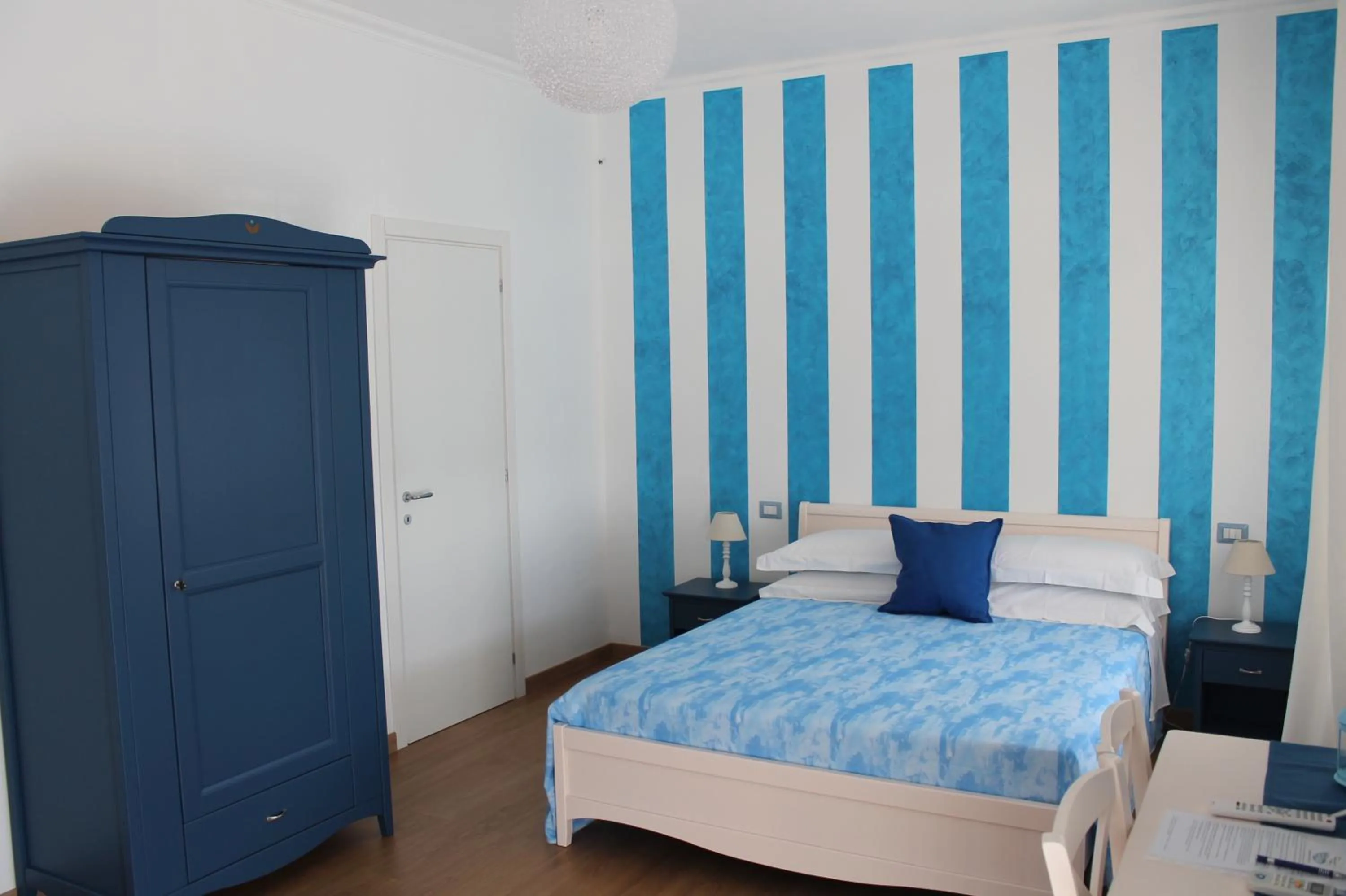 Photo of the whole room, Bed in B&B Una Rotonda sul mare