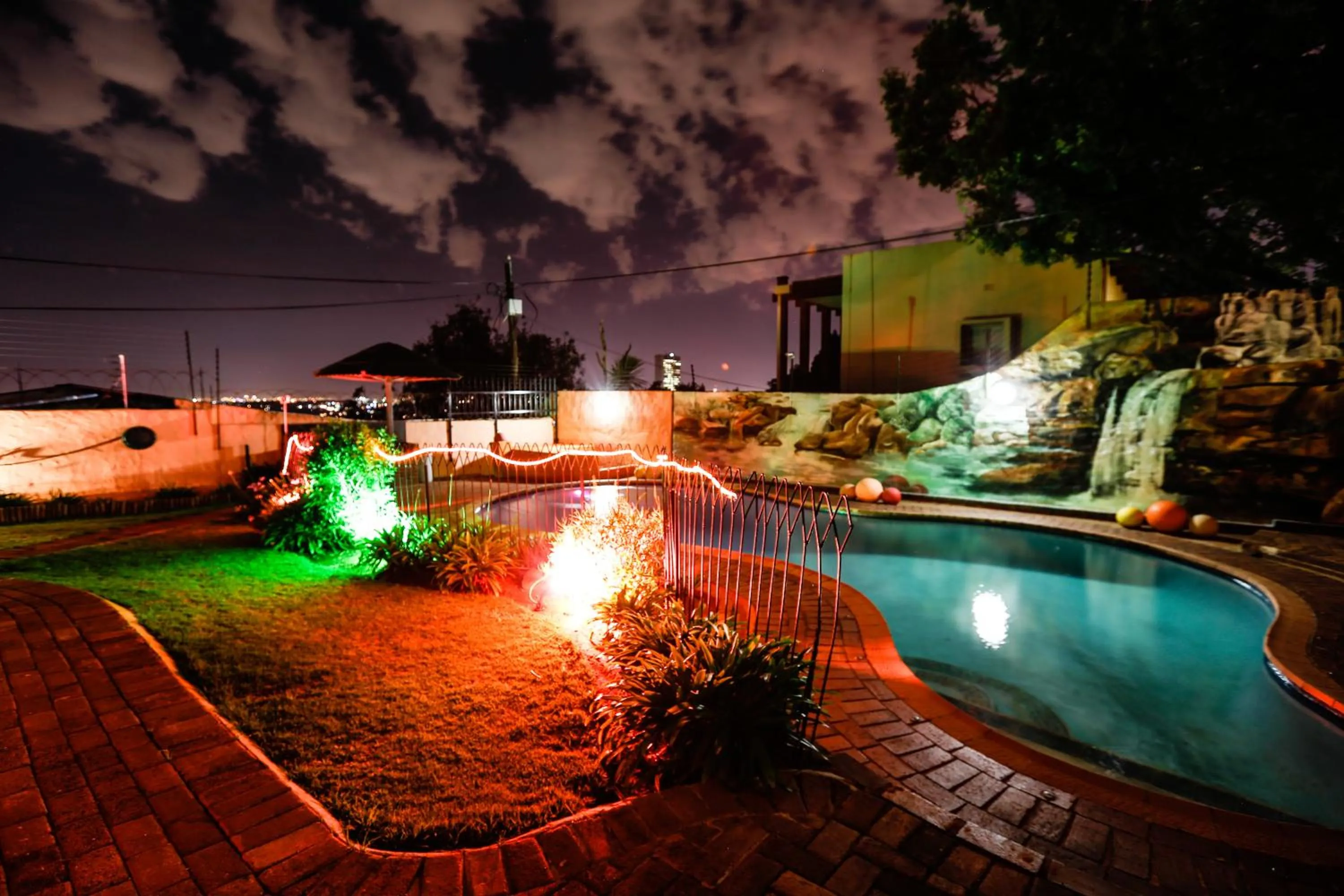 Pool view in Grand View B&B