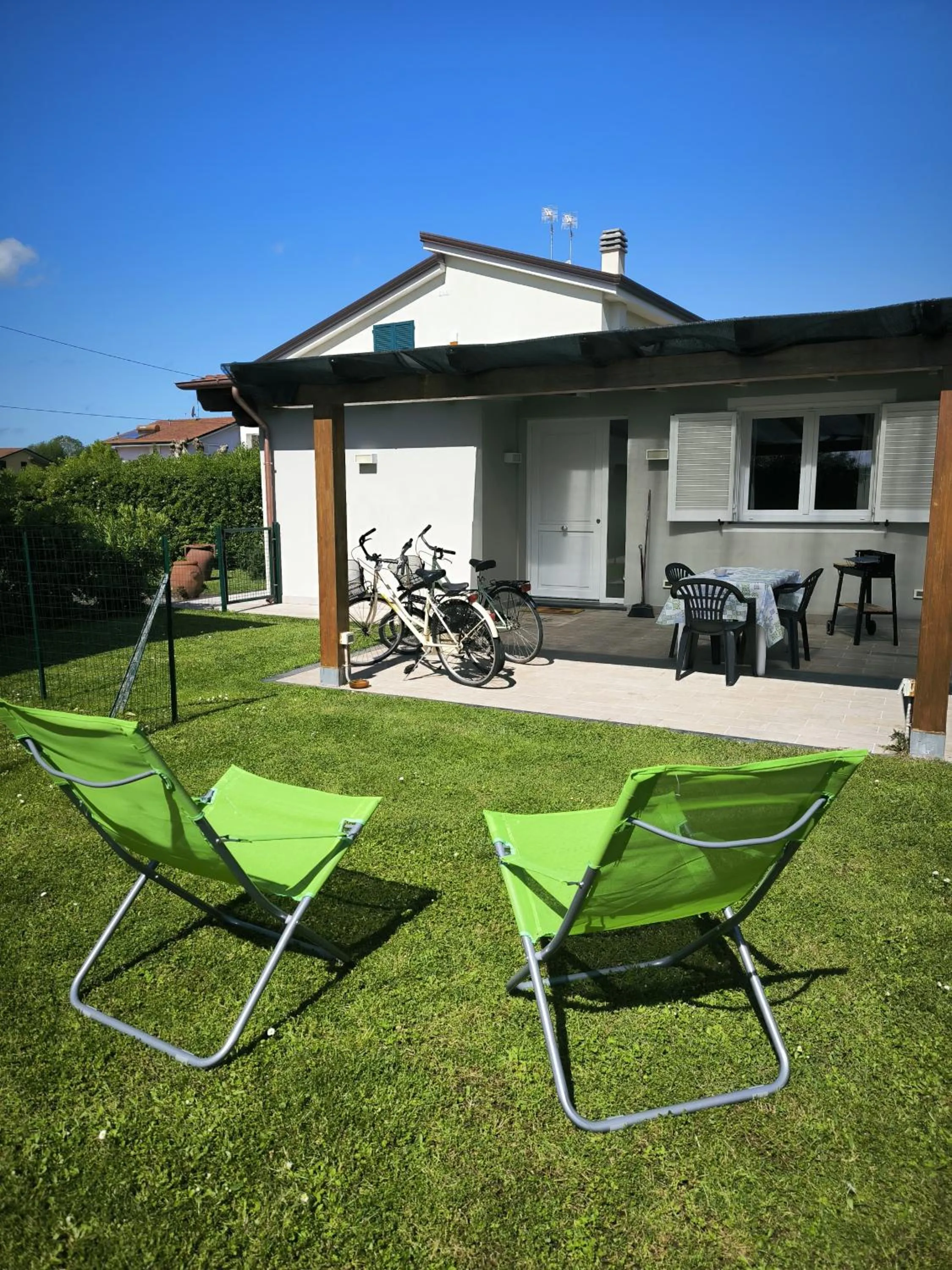 Property building in La Mimosa Chic