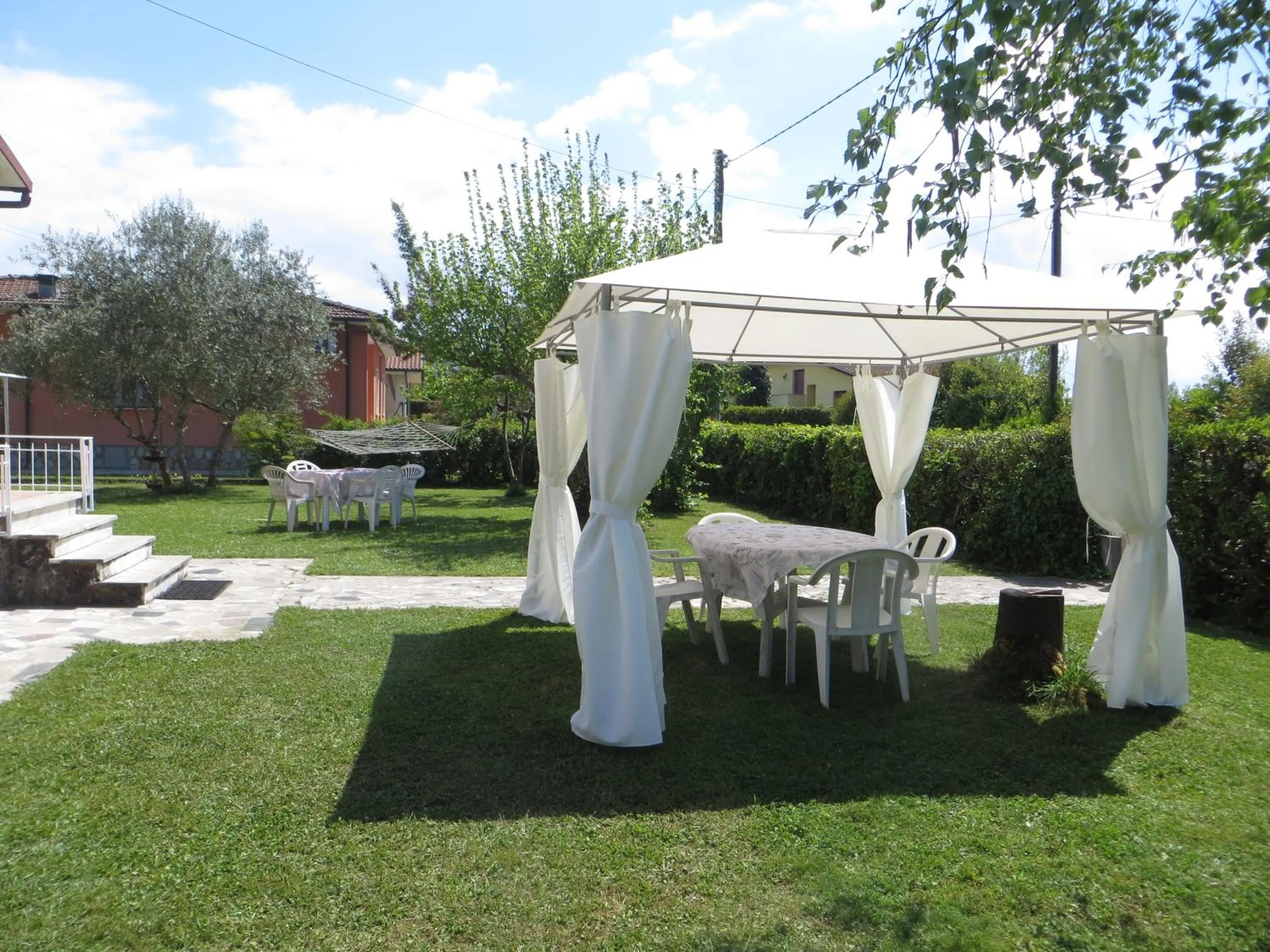 Garden in La Mimosa Chic