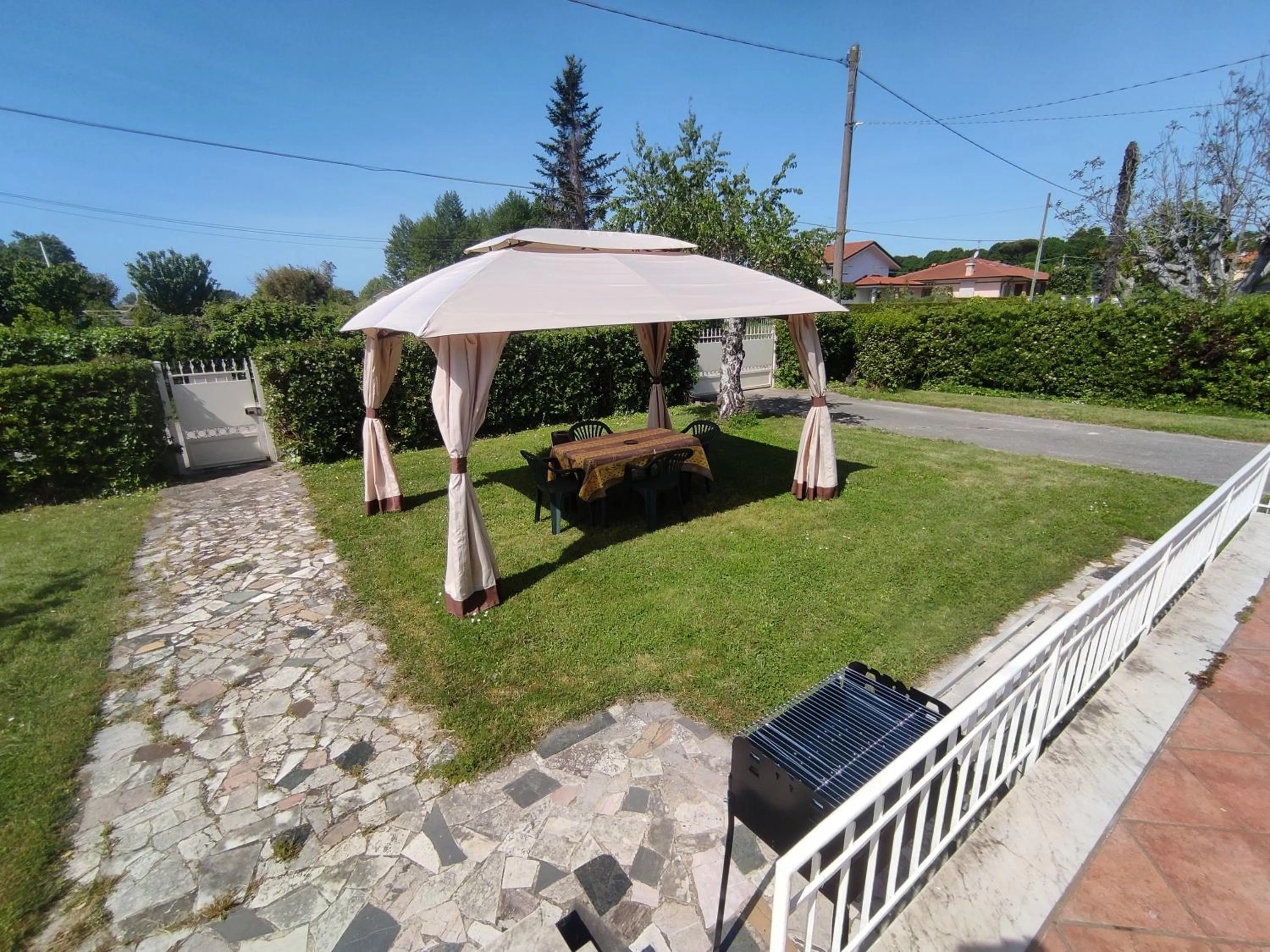 Garden in La Mimosa Chic