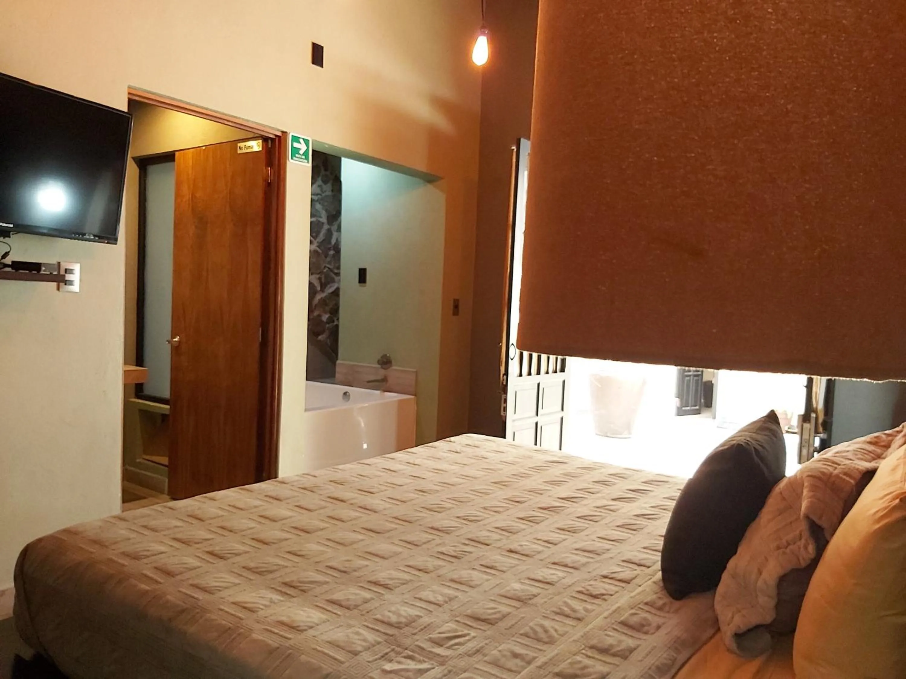 Photo of the whole room, Bed in Independencia Dos 7 Hotel Boutique