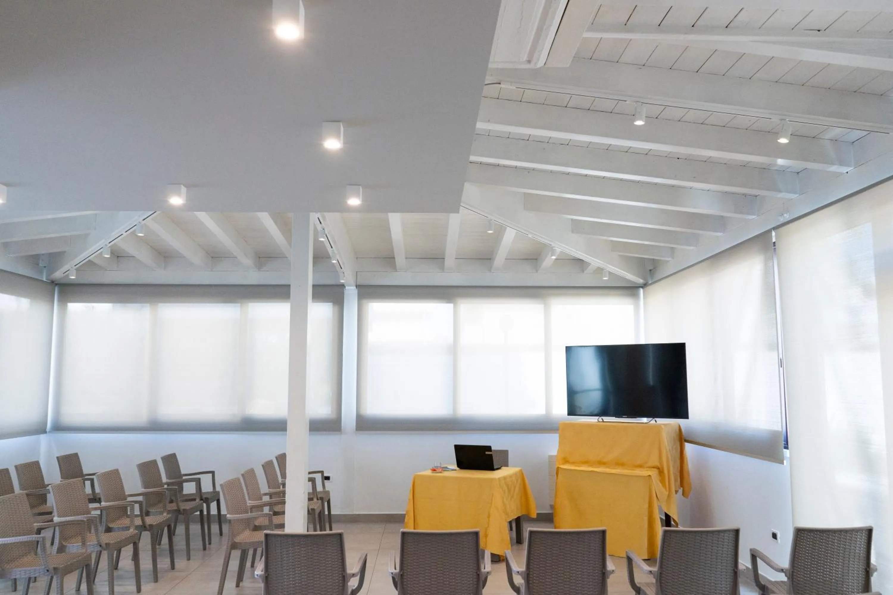 Business facilities in Hotel D'Atri