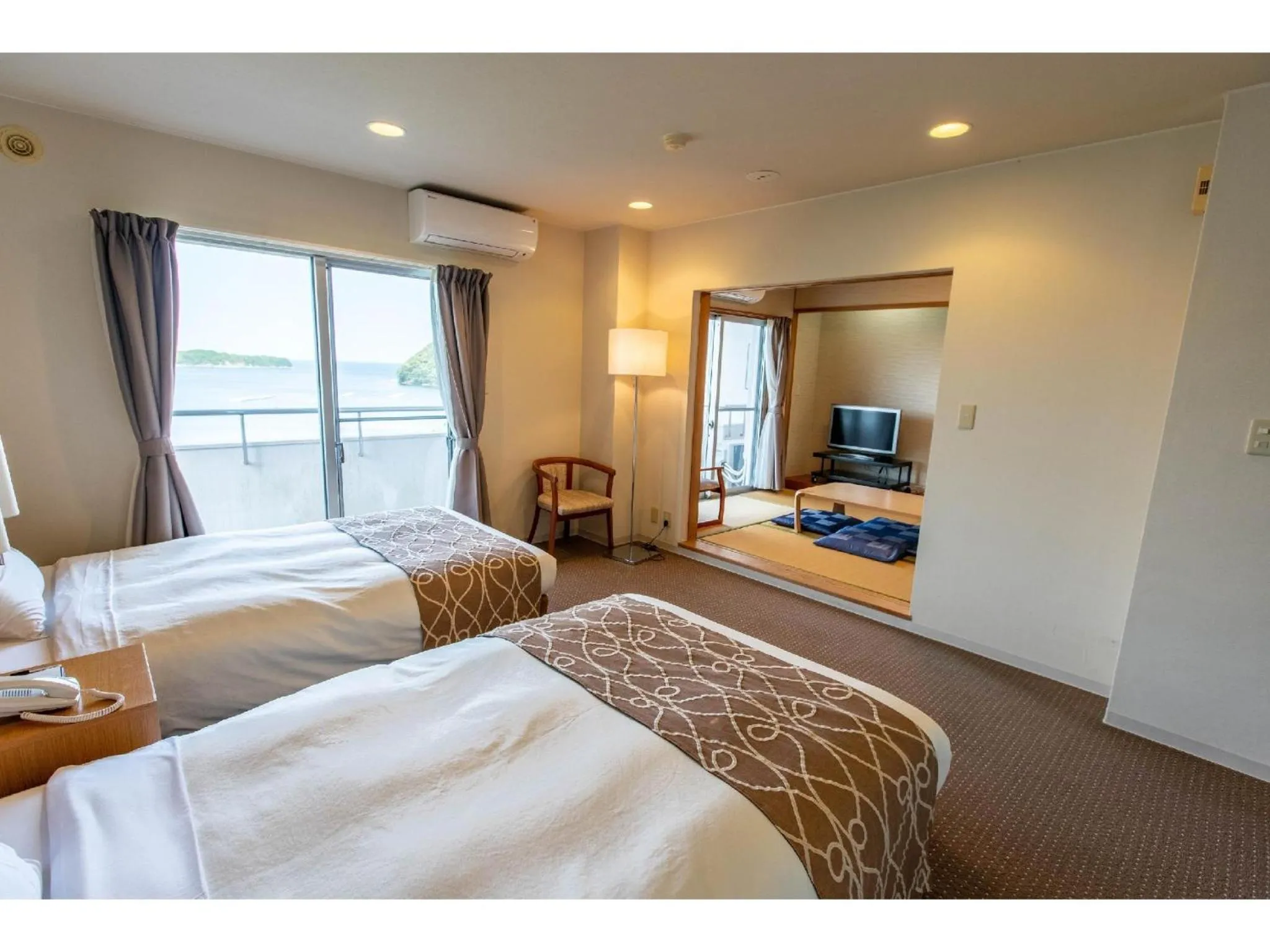 Photo of the whole room, Bed in Wisterian Life Club Toba