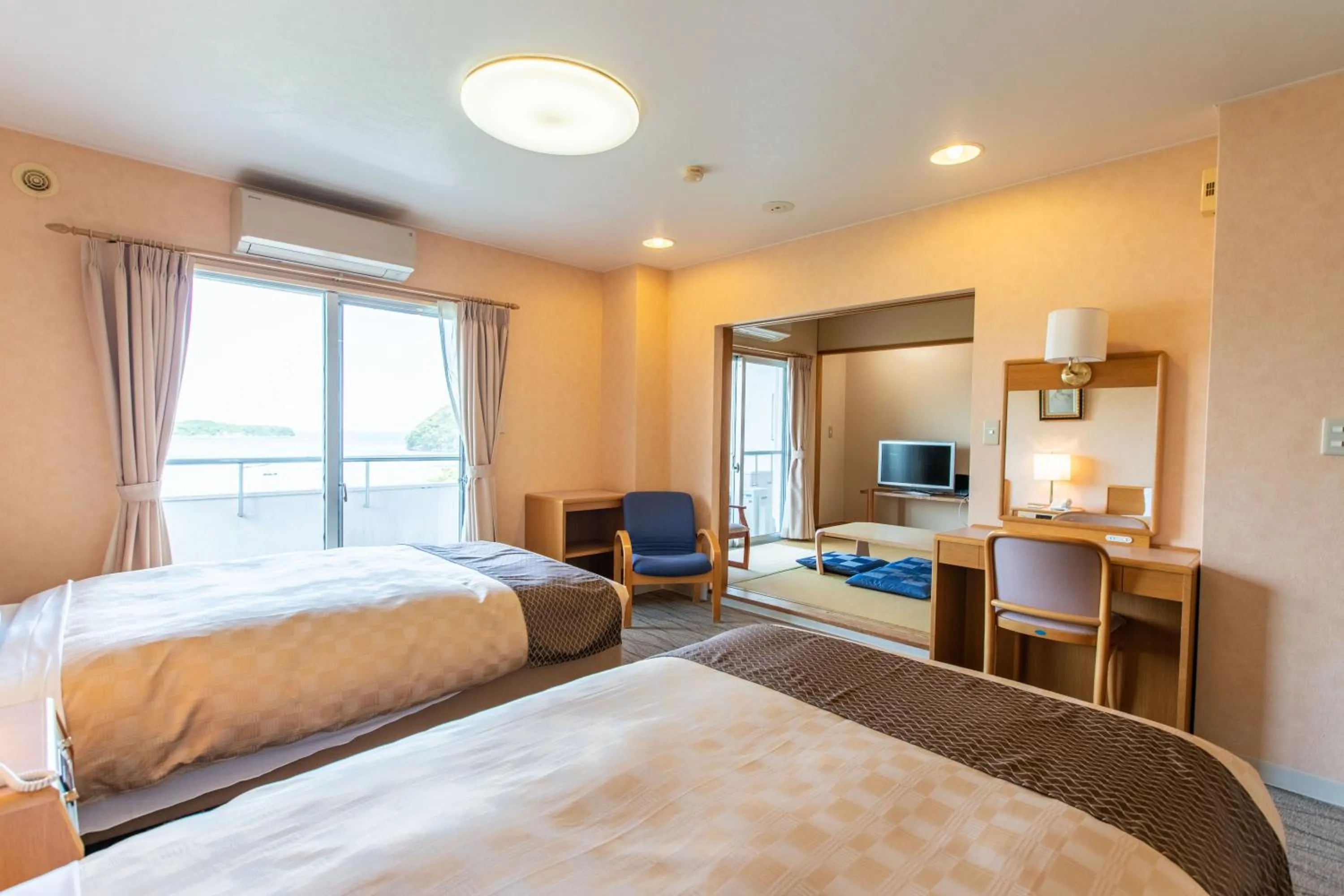 Photo of the whole room, Bed in Wisterian Life Club Toba