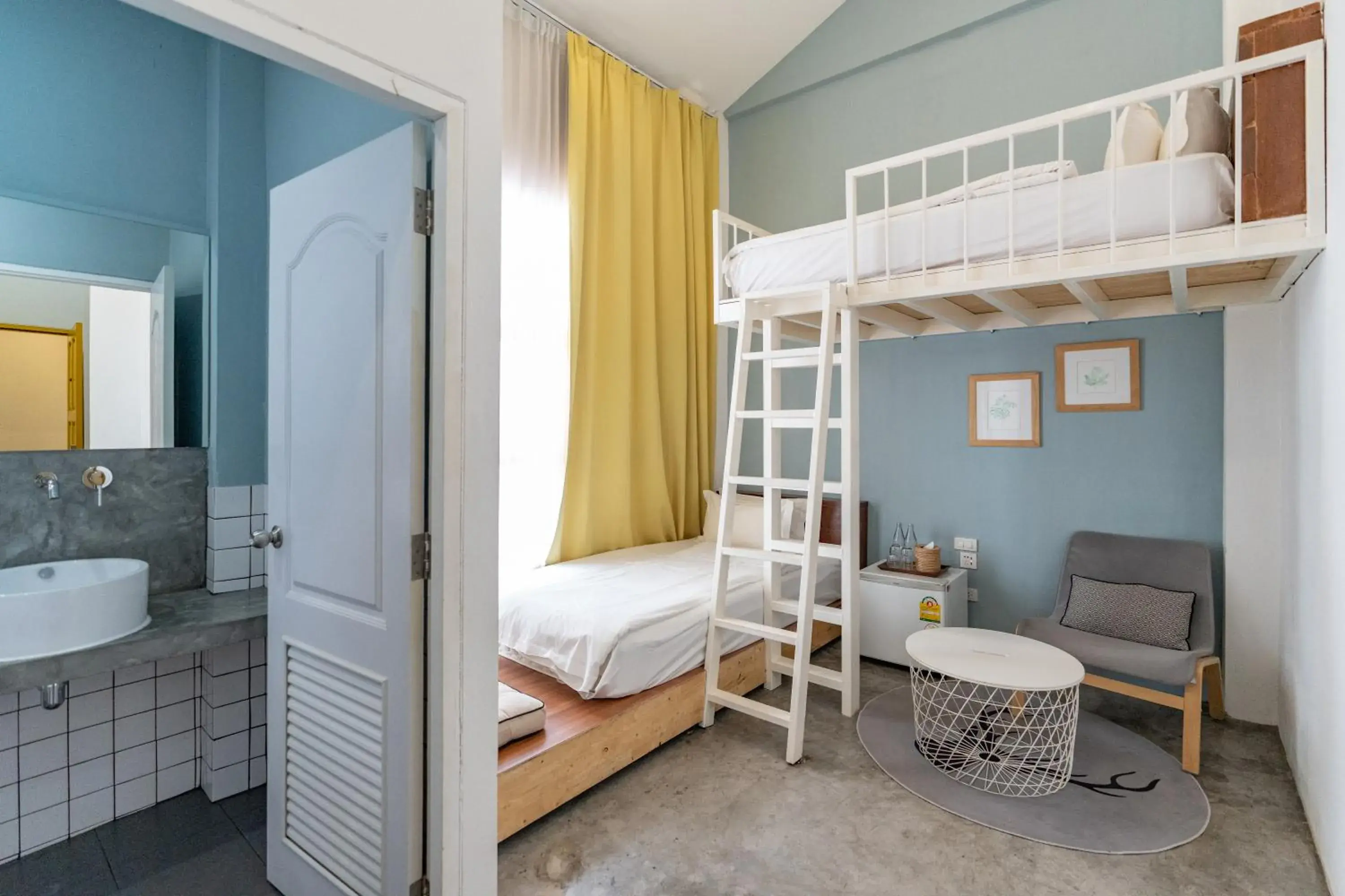 Small Twin Room in Mammoth Boutique Hotel Small Twin Room in Mammoth Boutique Hotel