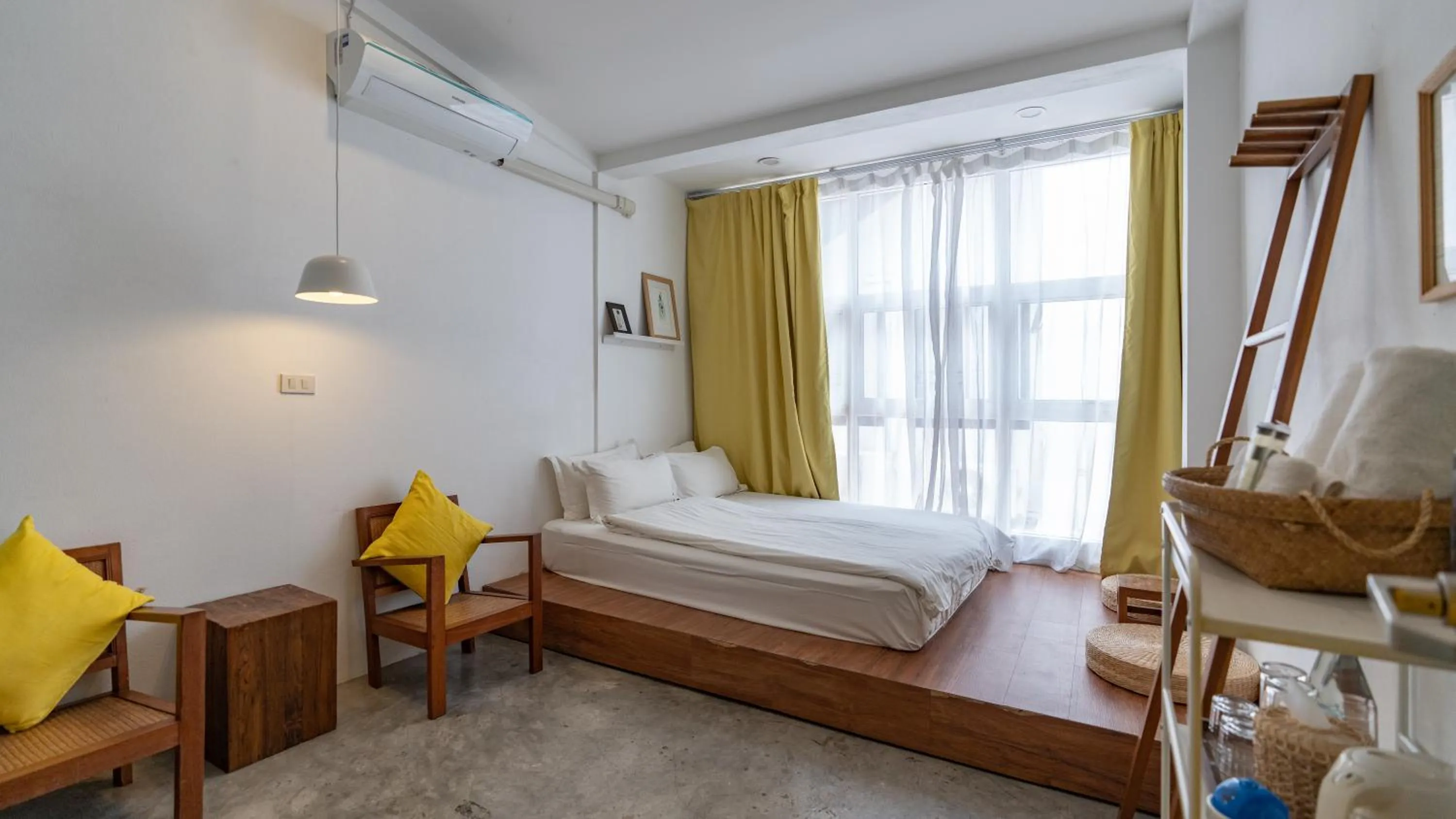 Bed in Mammoth Boutique Hotel