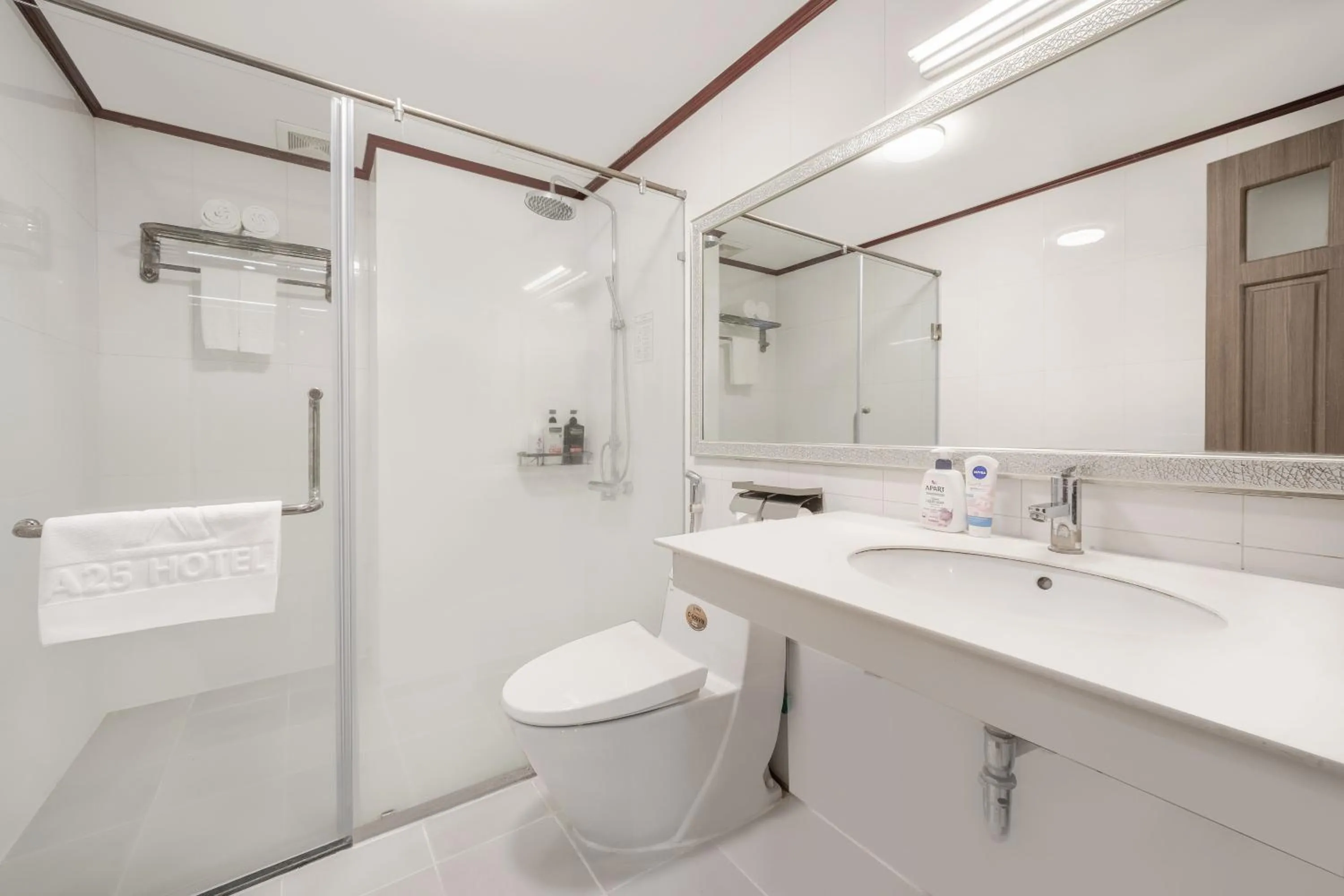 A25 Hotel - 705 Lac Long Quan