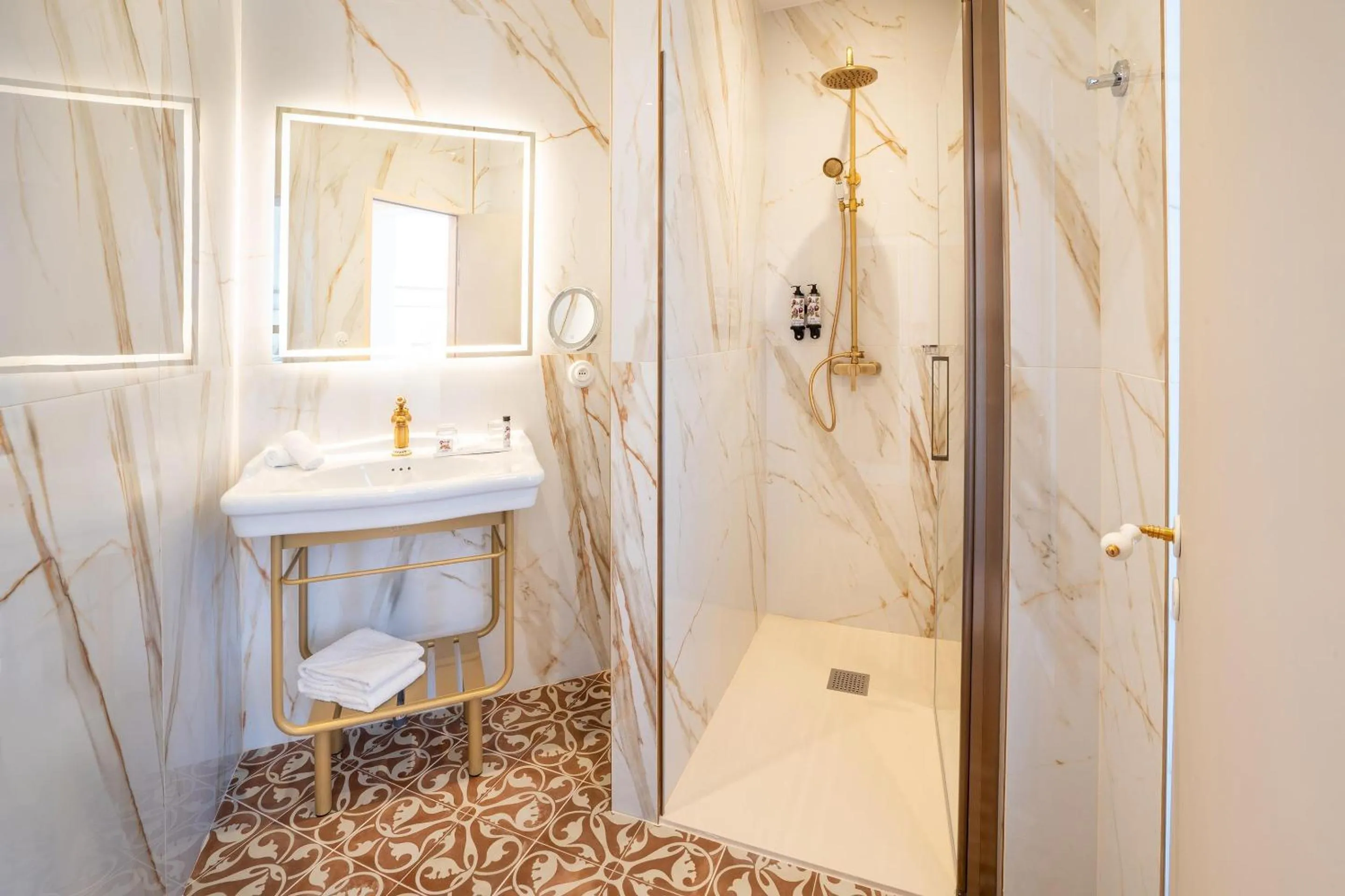 Bathroom in Grand Hotel Des Lecques; BW Signature Collection