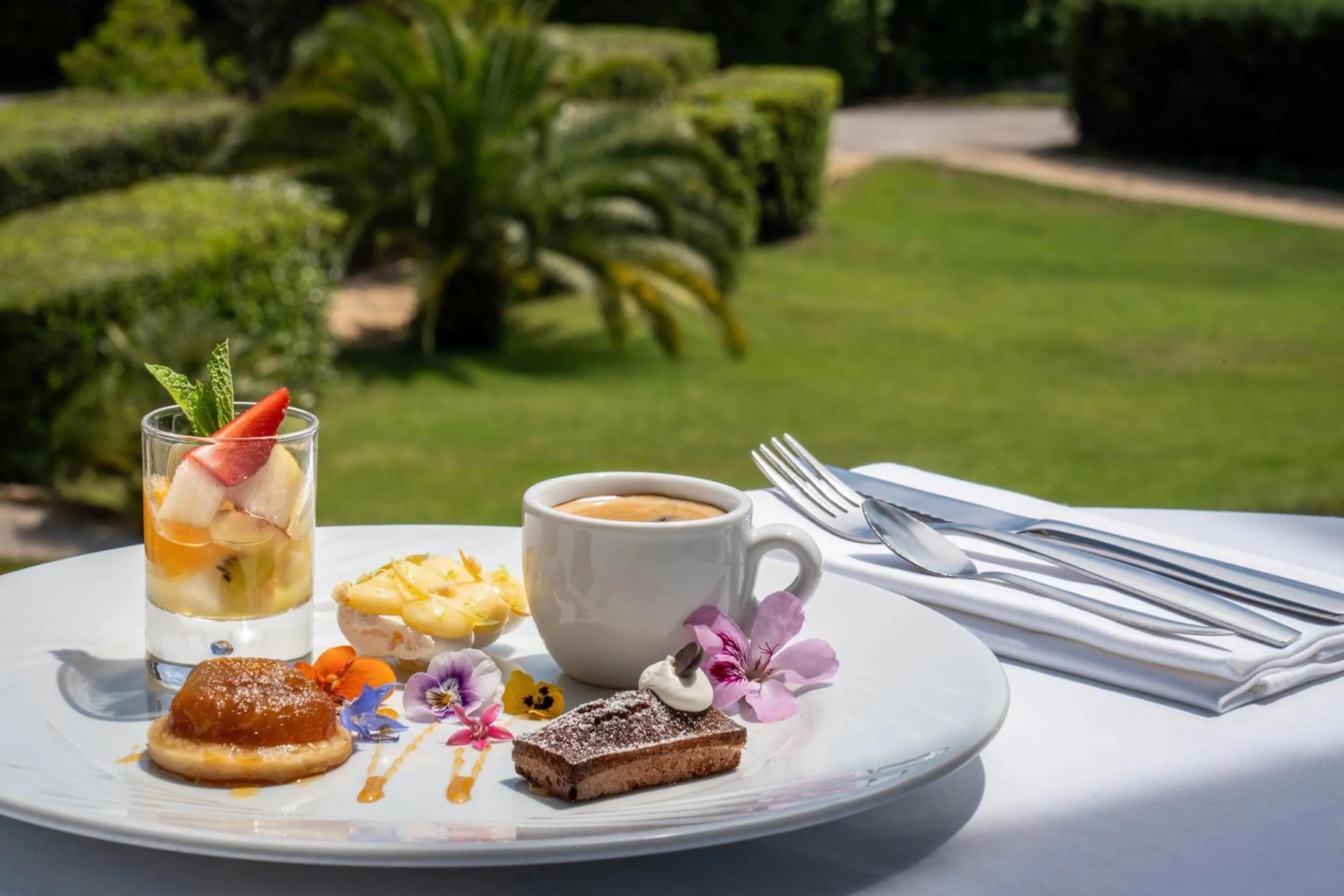 Restaurant/places to eat in Grand Hotel Des Lecques; BW Signature Collection