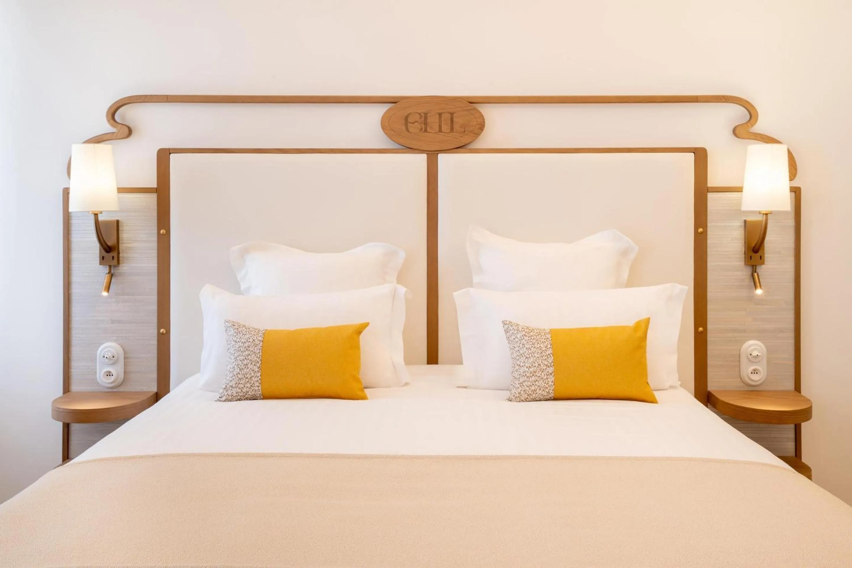 Bedroom, Bed in Grand Hotel Des Lecques; BW Signature Collection