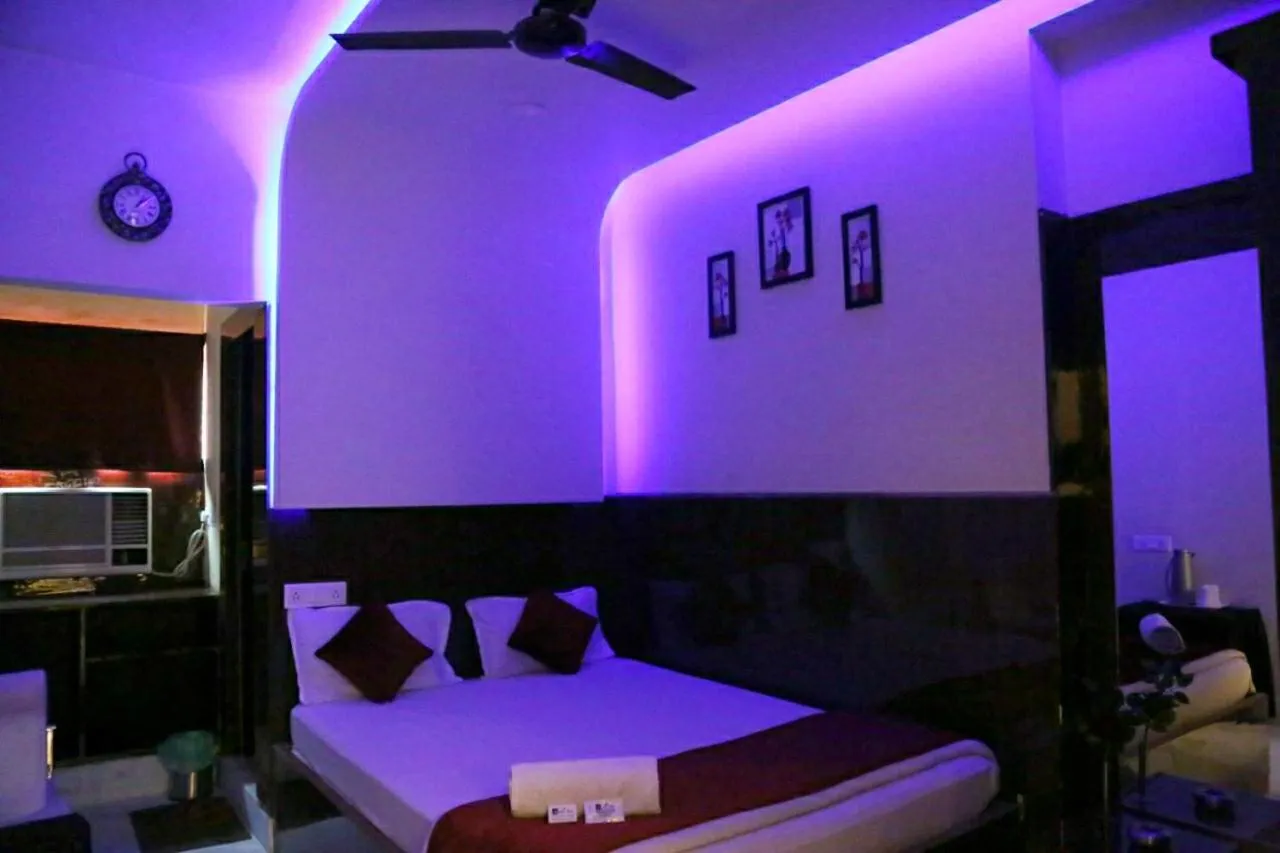 Photo of the whole room, Bed in Hotel Holideiinn