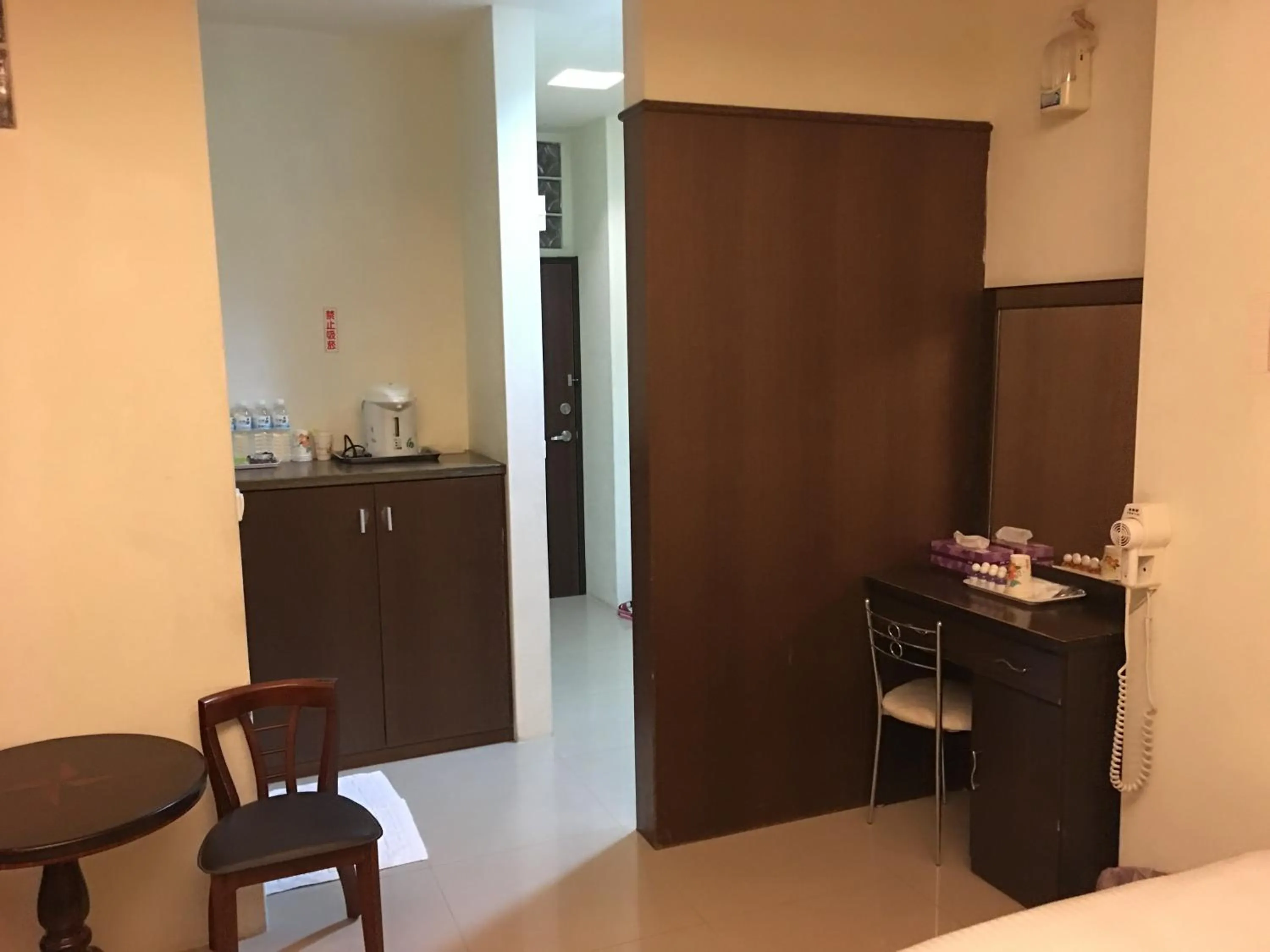 Photo of the whole room in Ri Yue Hu Pan Resort