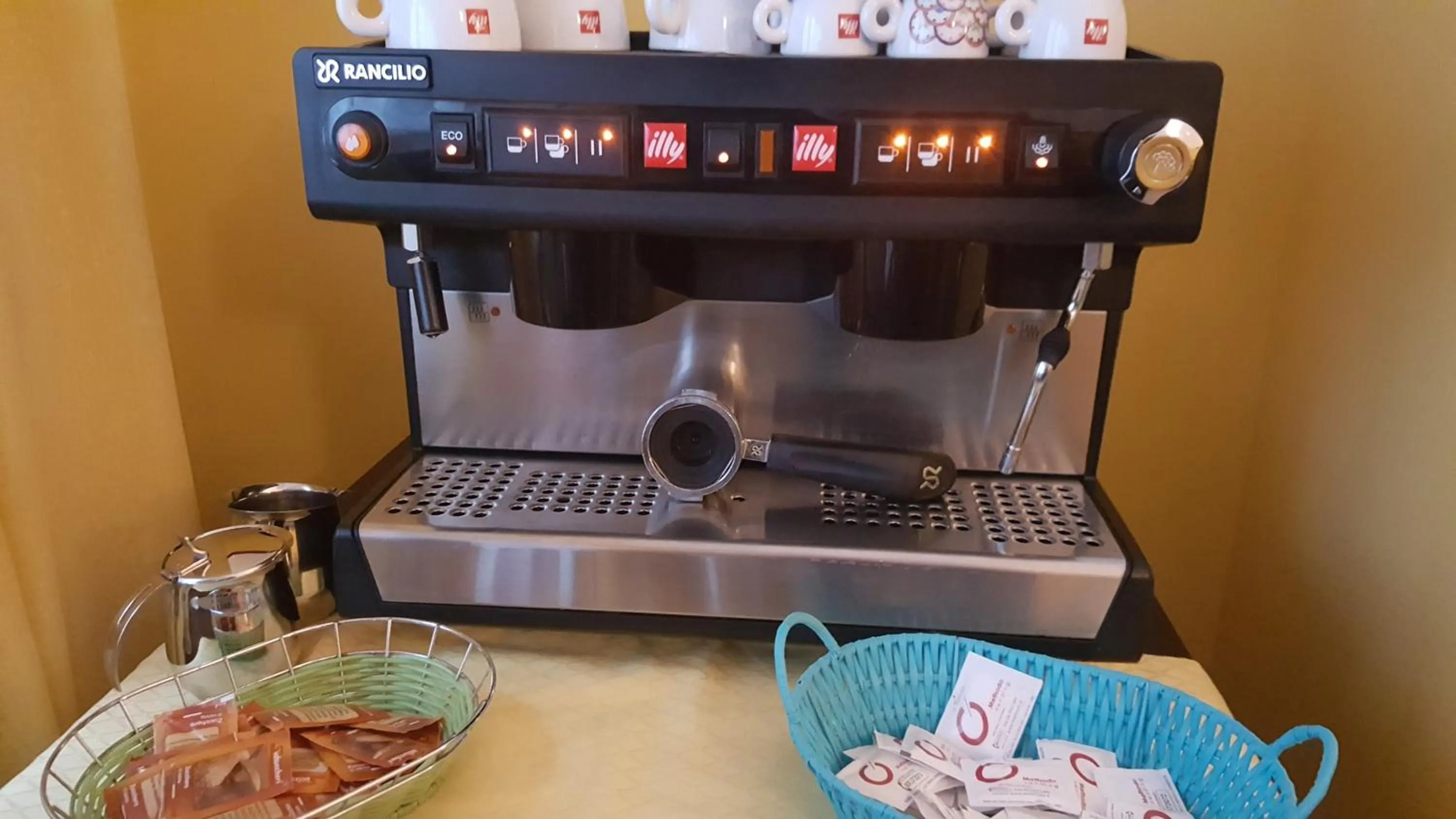 Restaurant/places to eat in Domina Romae B&B