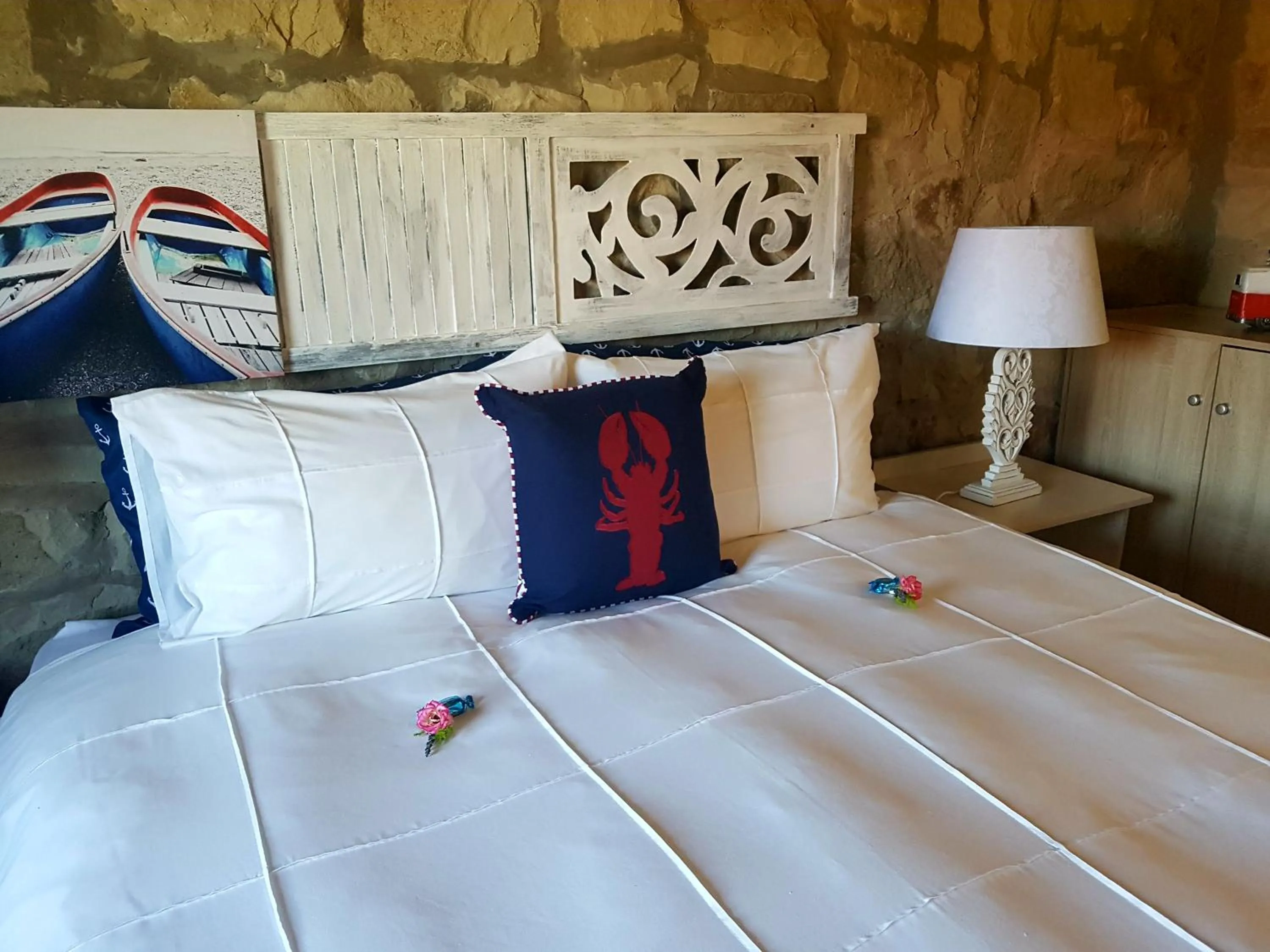 Decorative detail, Bed in Affi lande Boetiek guestfarm