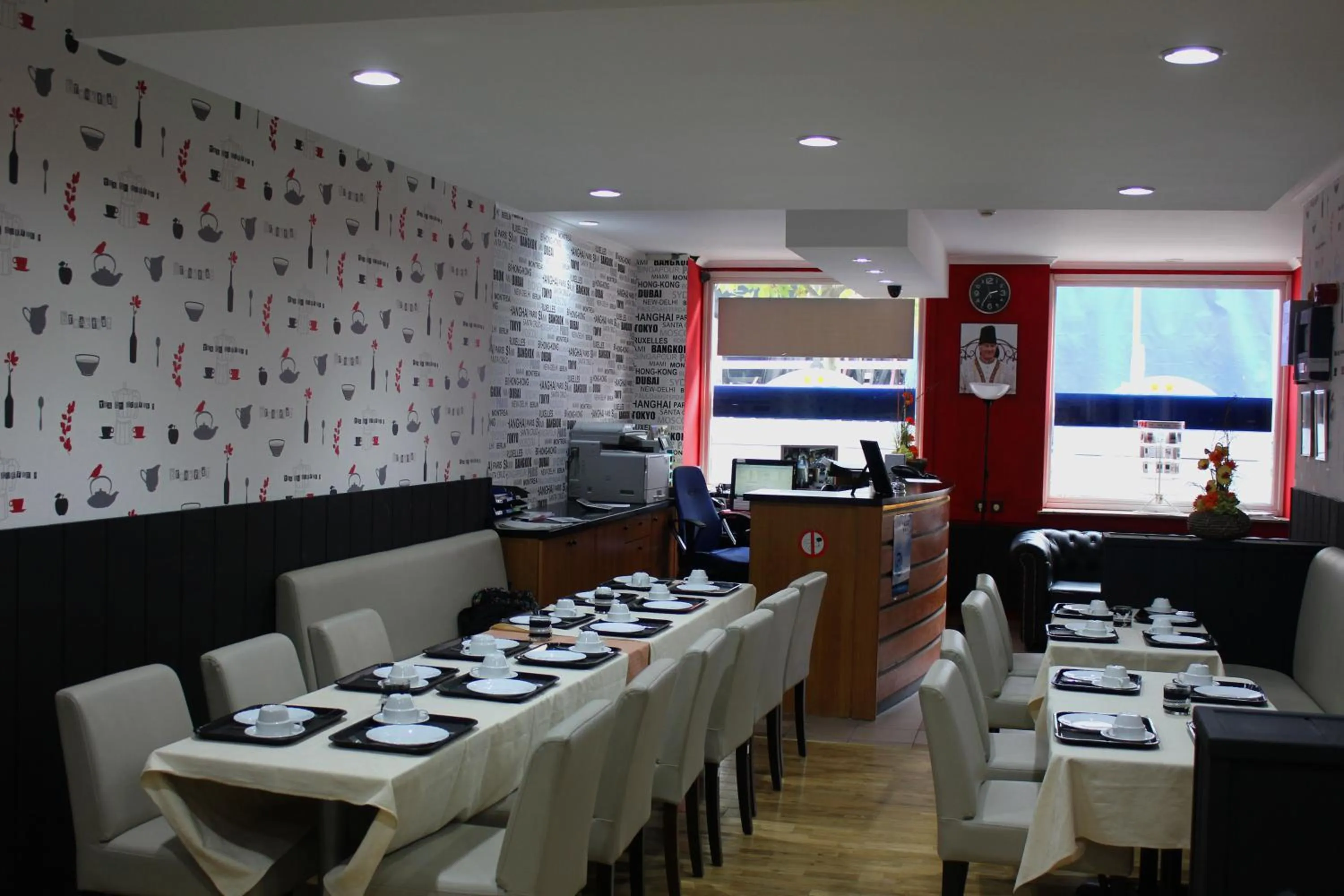 Lobby or reception, Restaurant/Places to Eat in Albert Hotel