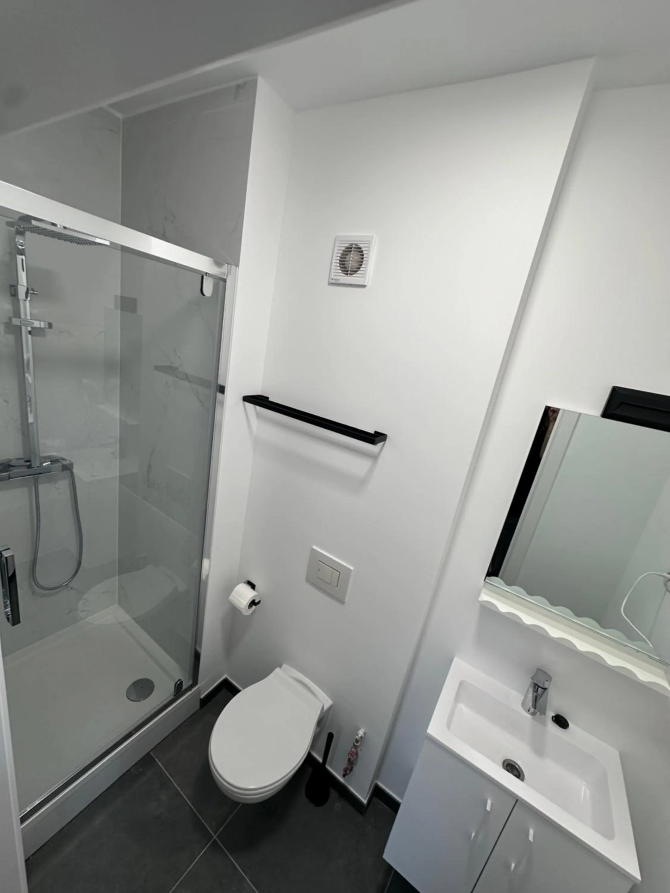 Shower in Hotel Albert