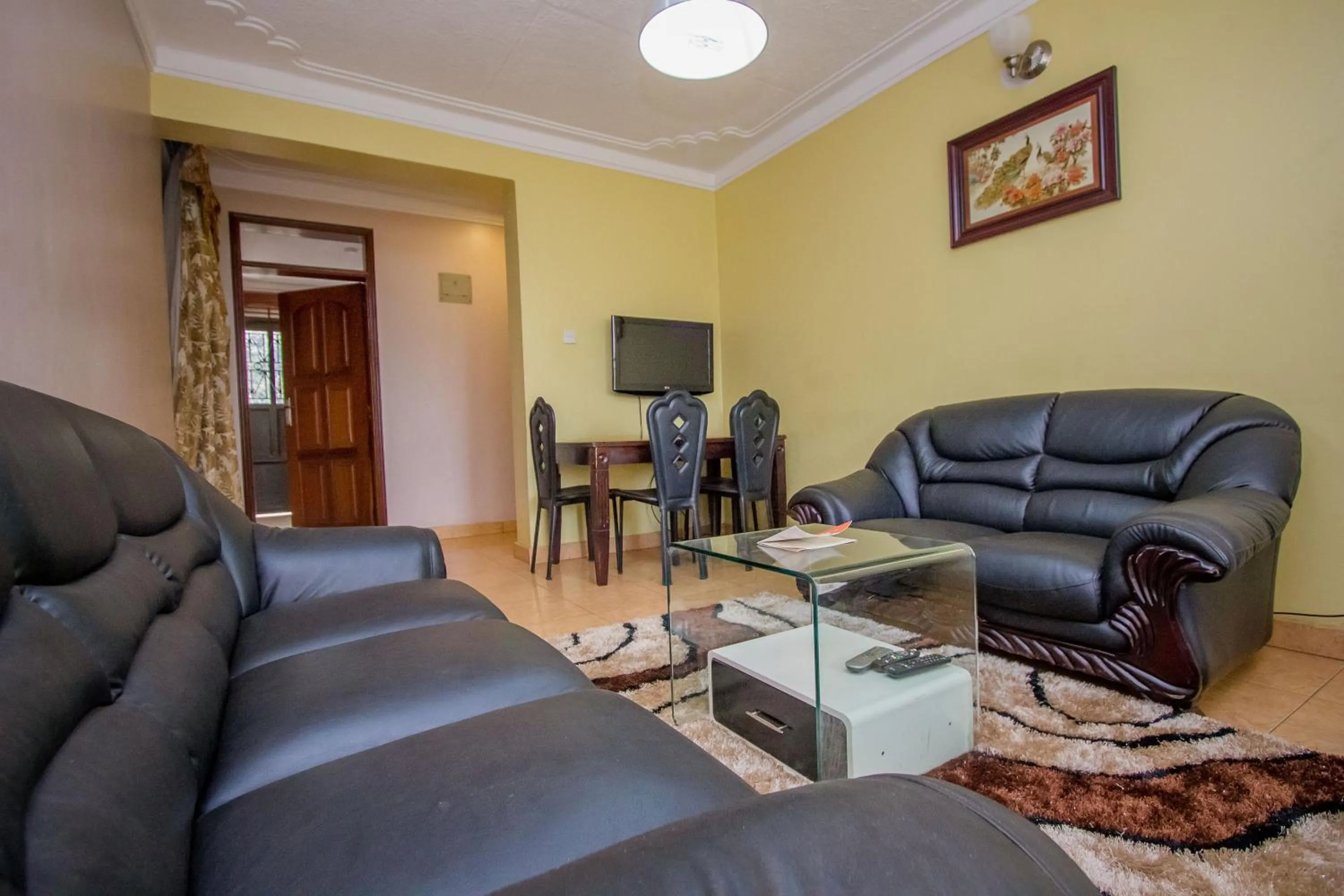 Living room in Crystal Suites & Apartments