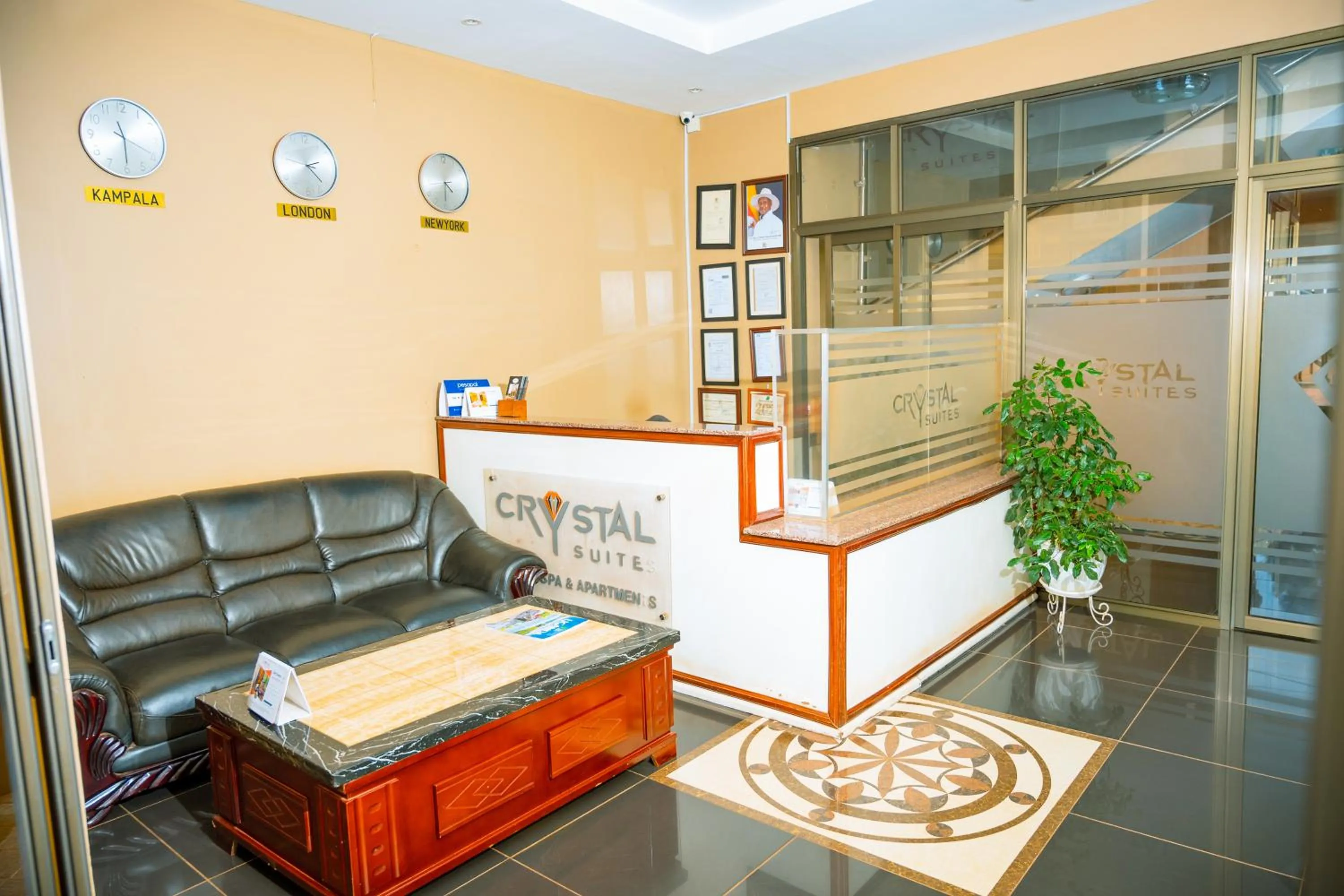 Lobby or reception in Crystal Suites & Apartments
