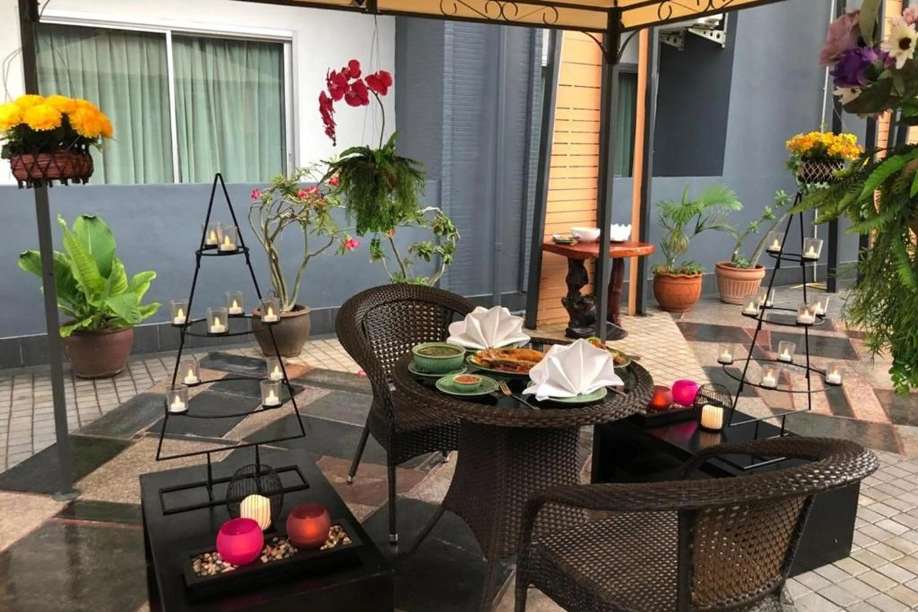 Restaurant/places to eat in A2Sea Hotel