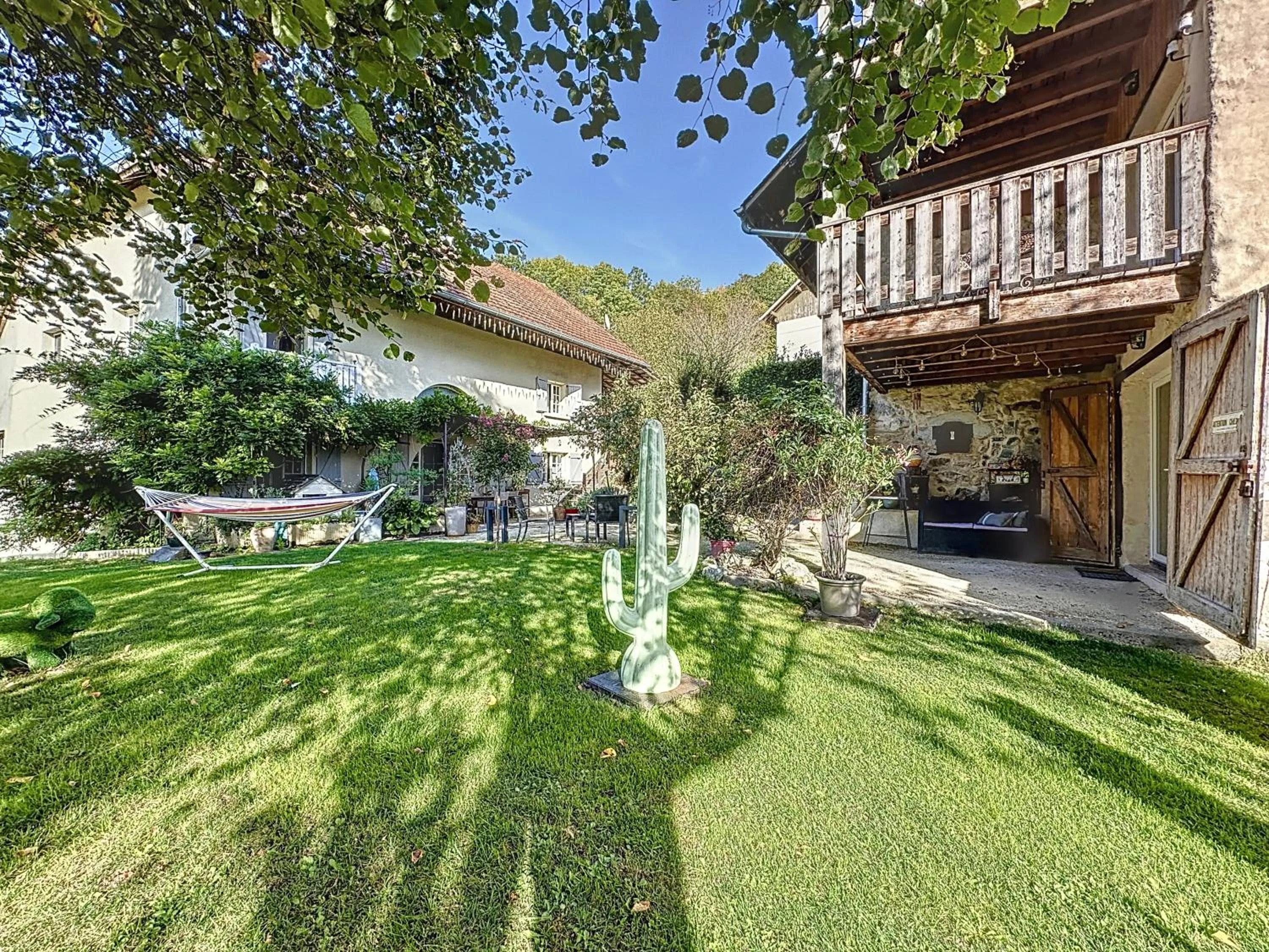 Garden in Antre Lacs