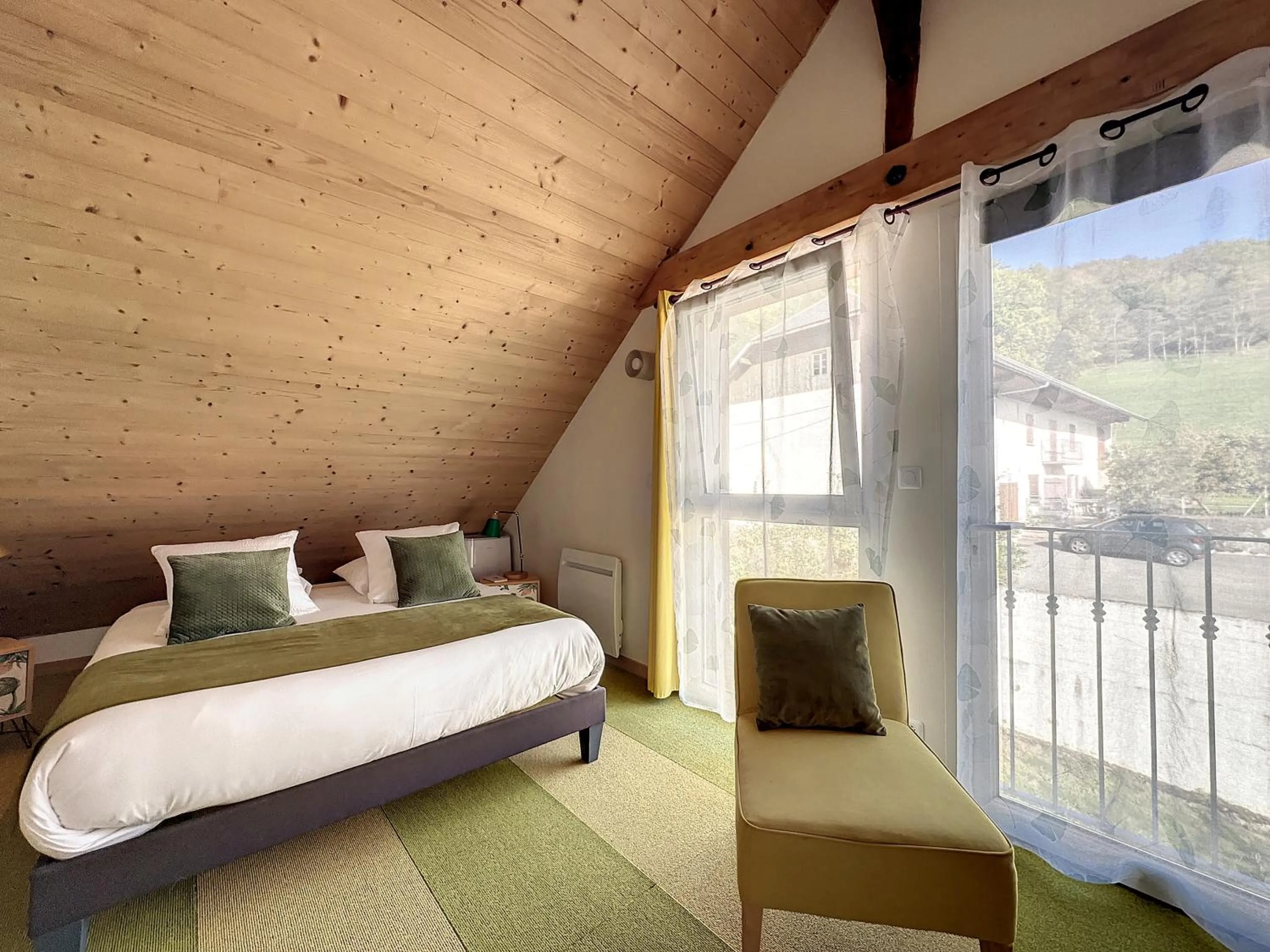 Bedroom, Bed in Antre Lacs