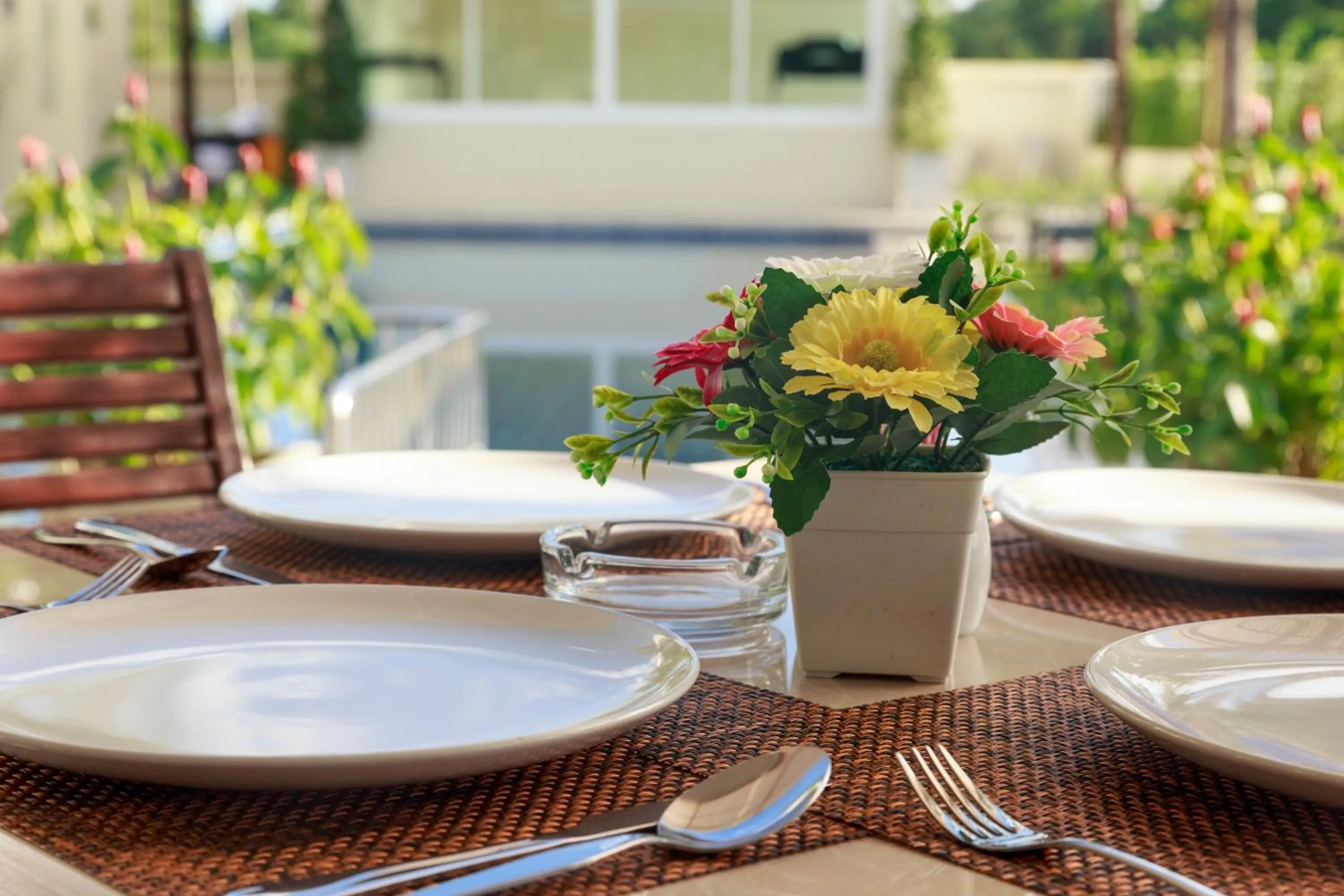 Restaurant/places to eat in Impress Resort