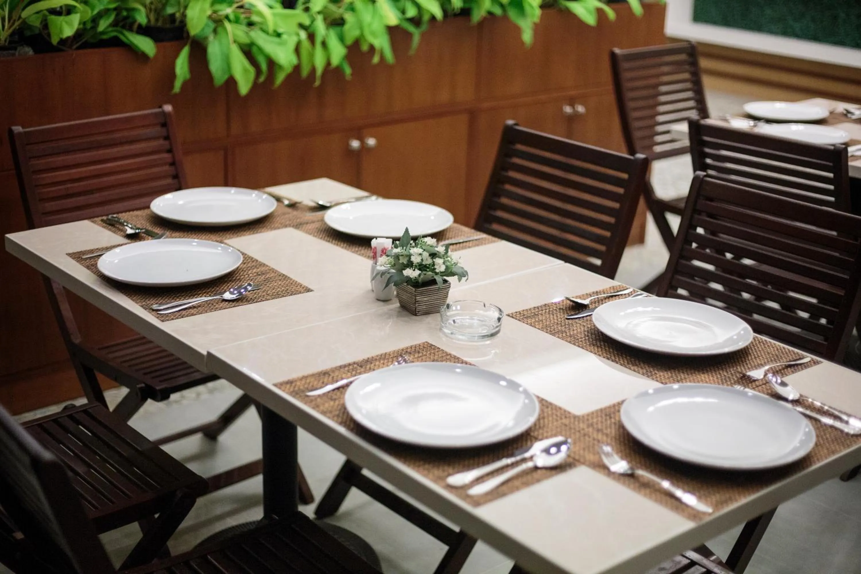 Restaurant/places to eat in Impress Resort