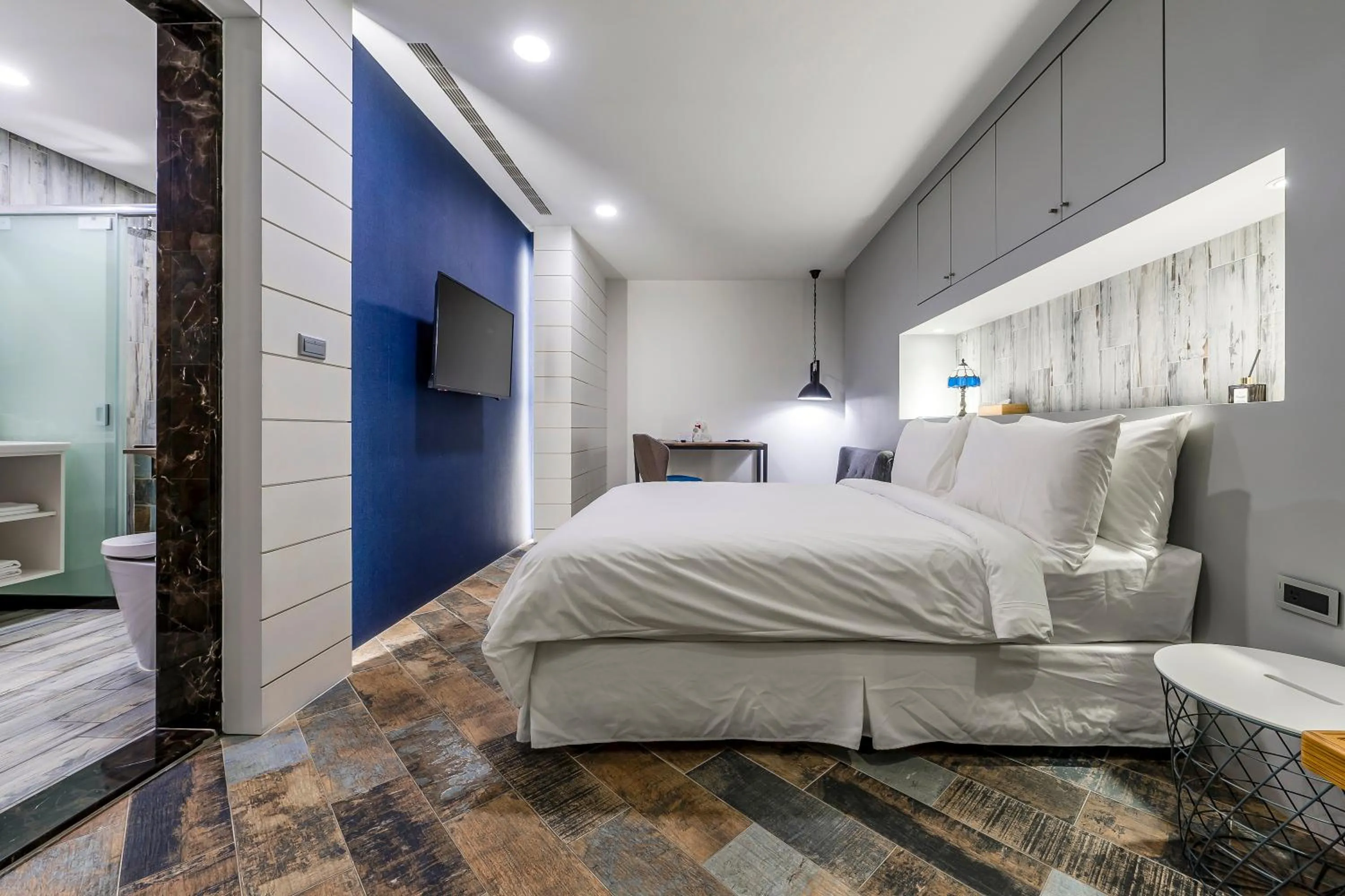 Bedroom, Bed in Han Yan Design Hotel