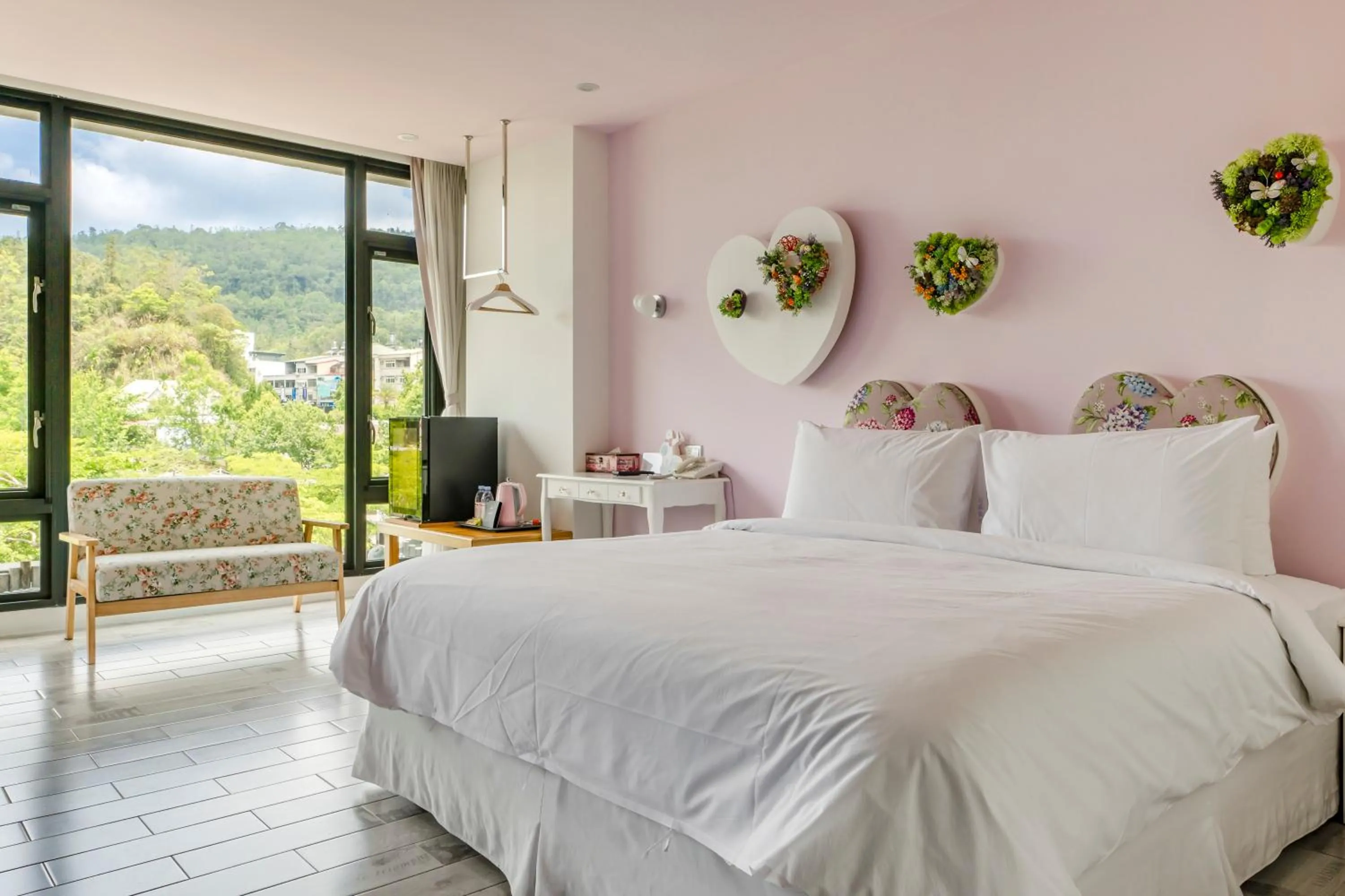 Photo of the whole room, Bed in Han Yan Design Hotel