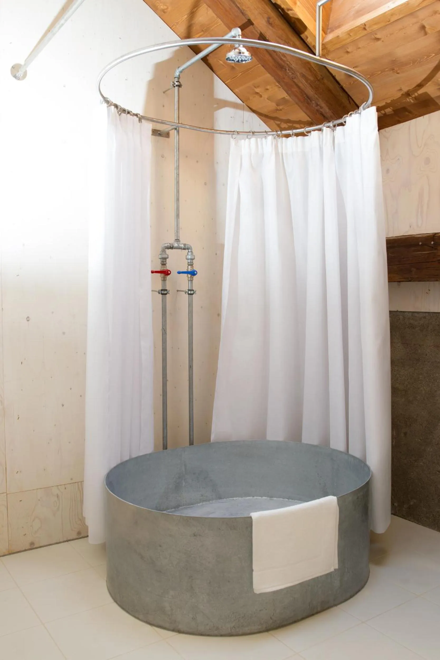 Shower in Alter Schlachthof