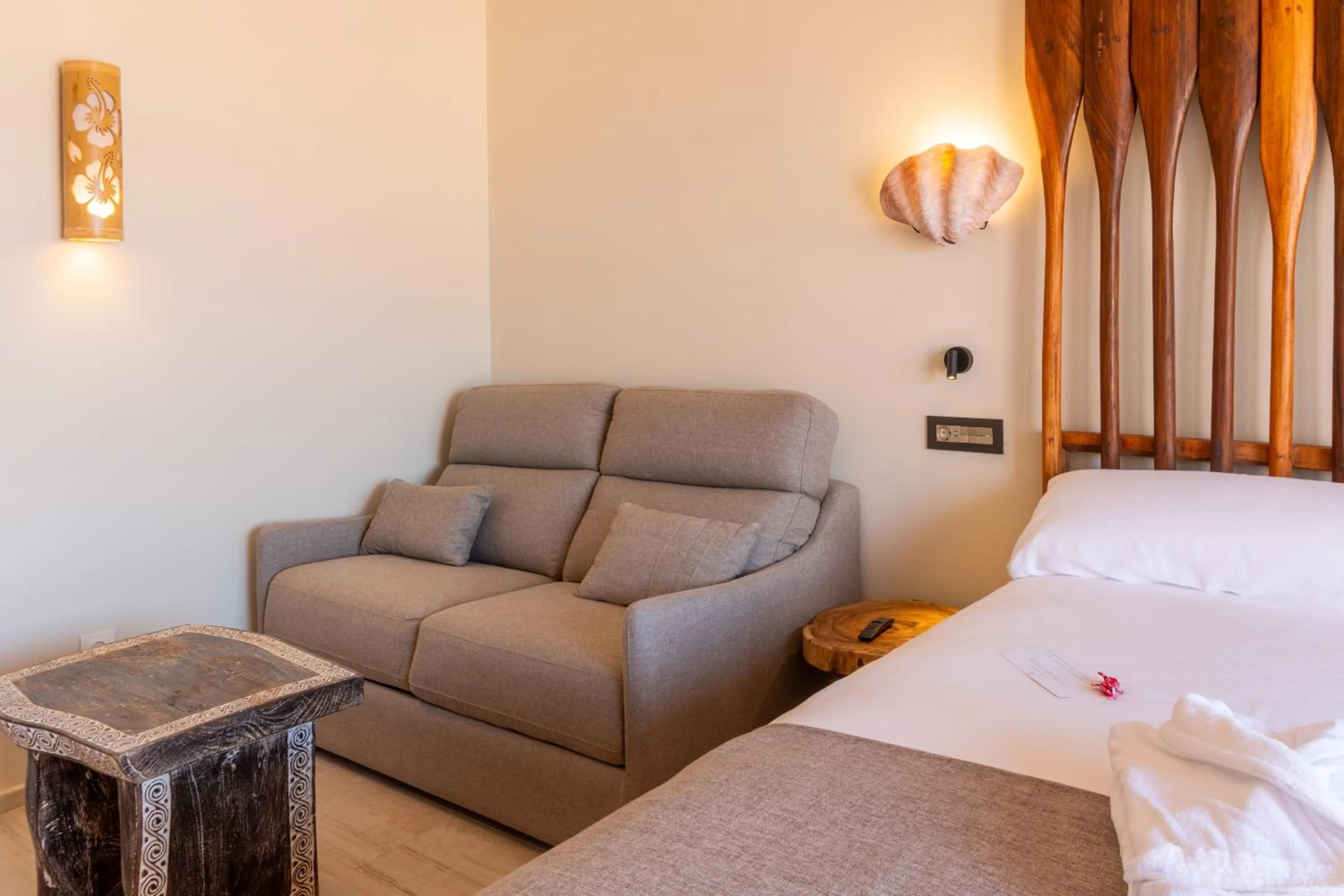 Living room, Bed in Tarifa Lances by QHotels