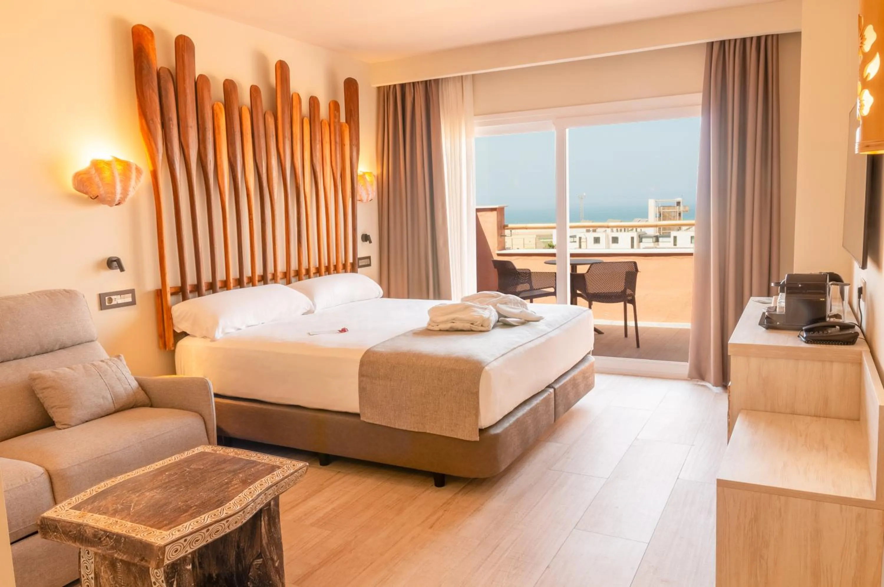 Photo of the whole room, Bed in Tarifa Lances by QHotels