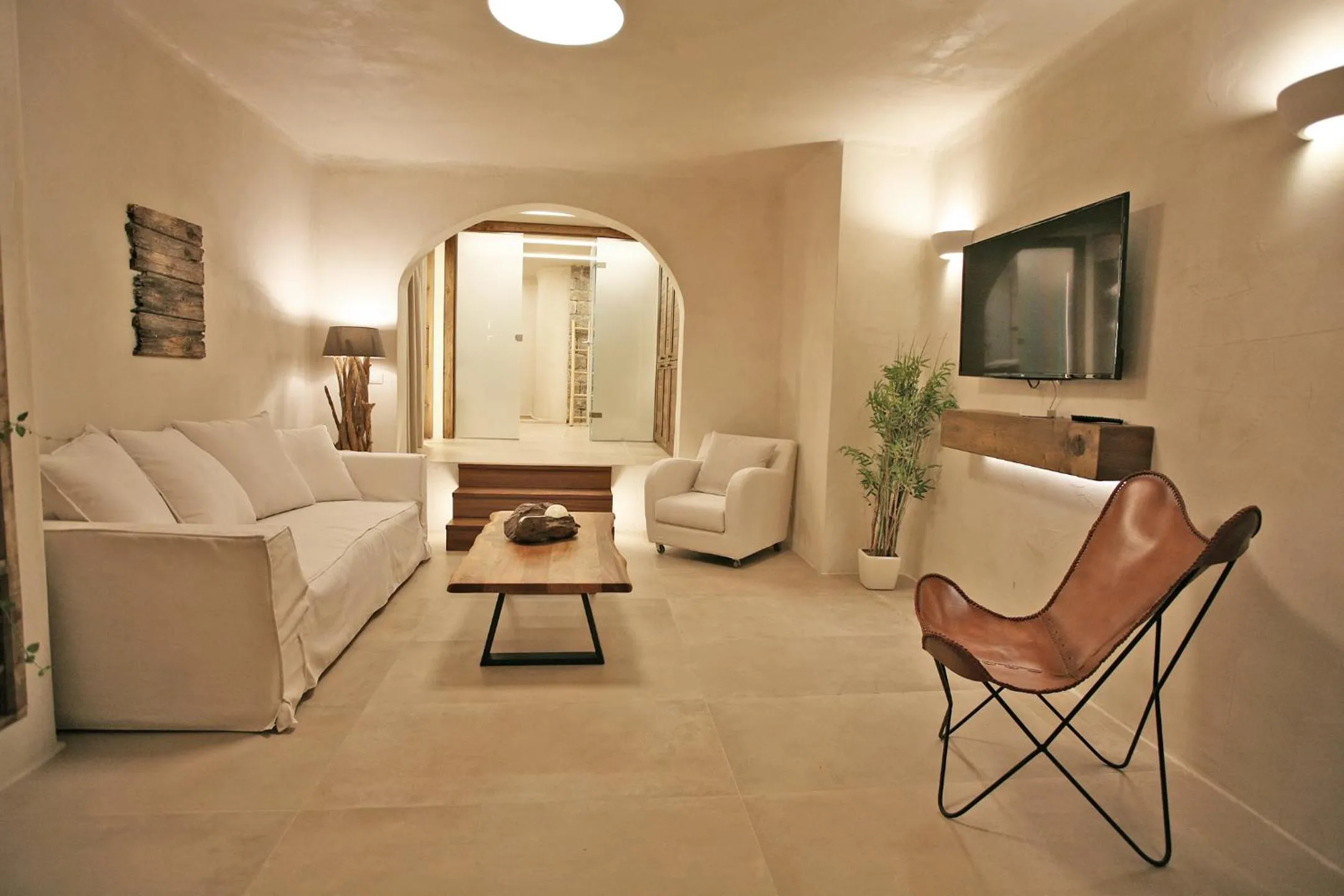 Property building in Atlantis Beach Residence