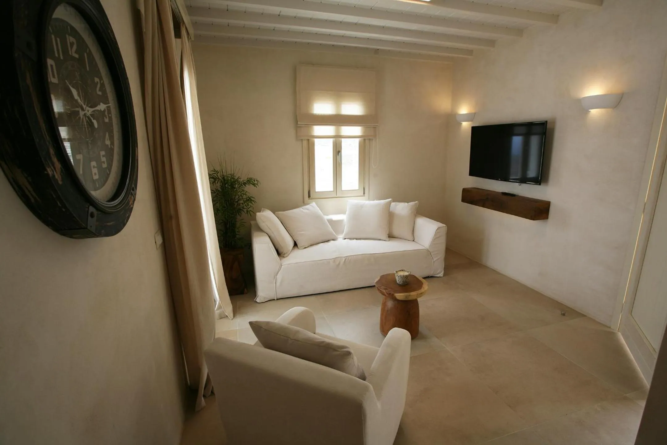 Property building in Atlantis Beach Residence