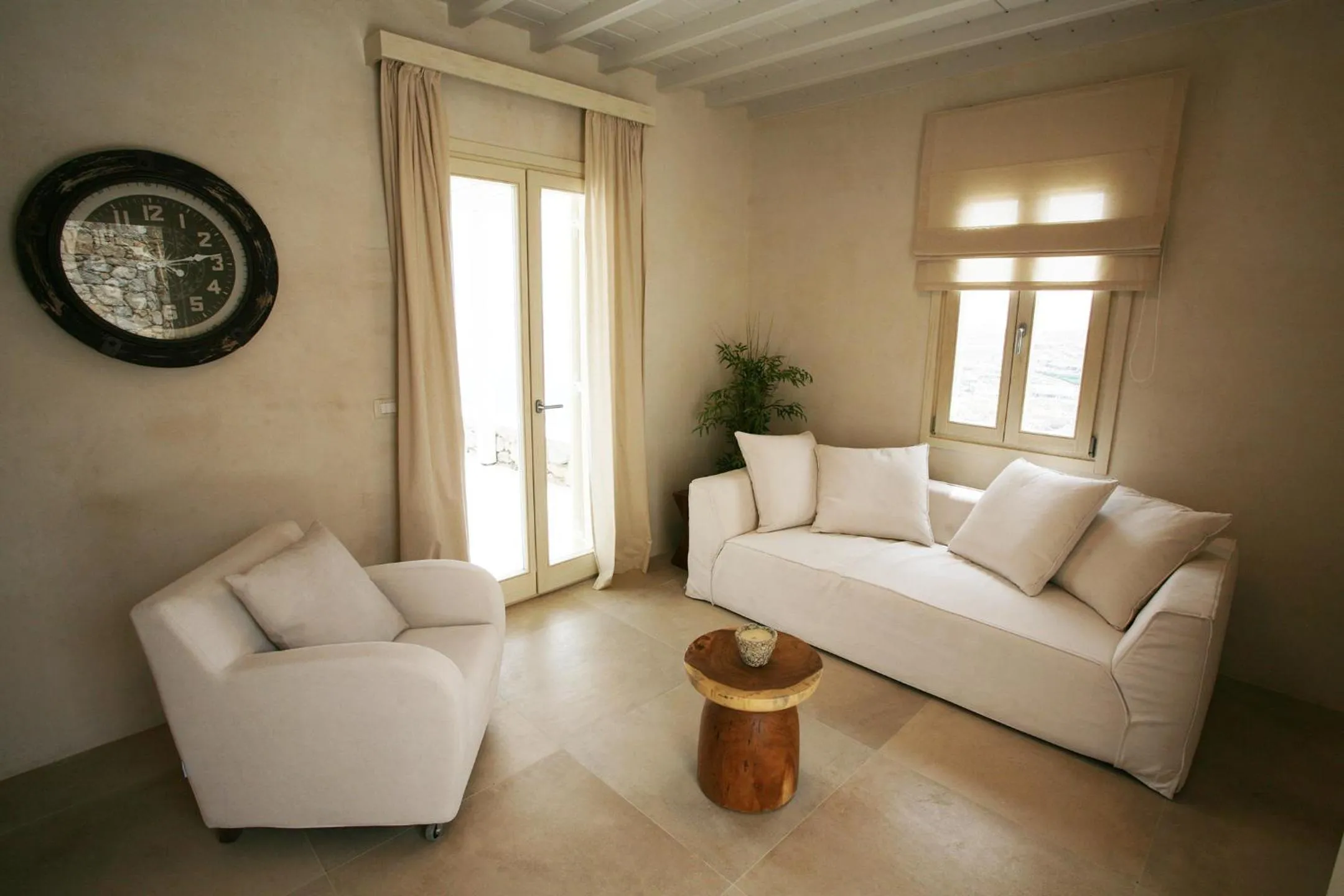 Property building in Atlantis Beach Residence