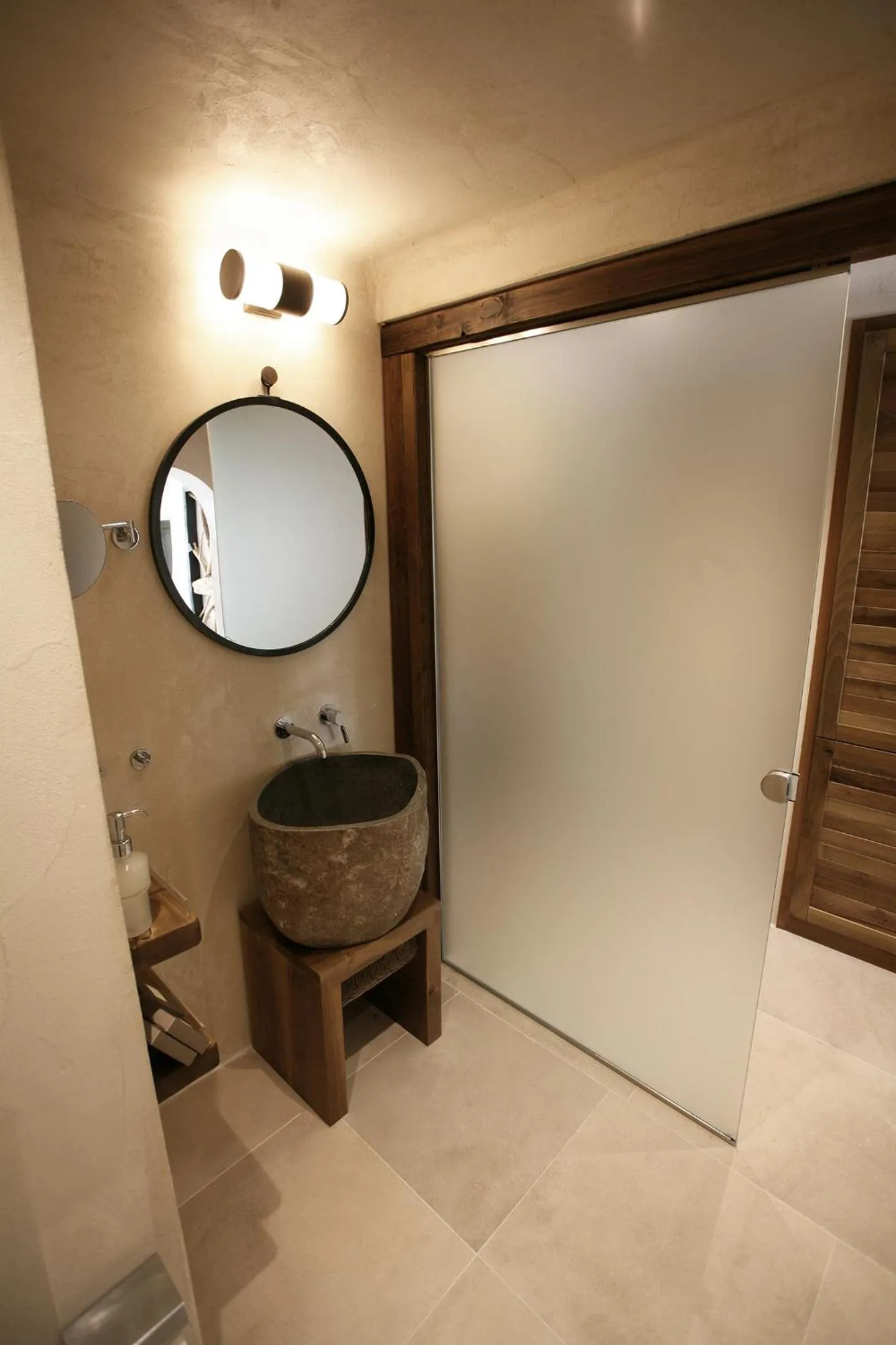 Shower in Atlantis Beach Residence