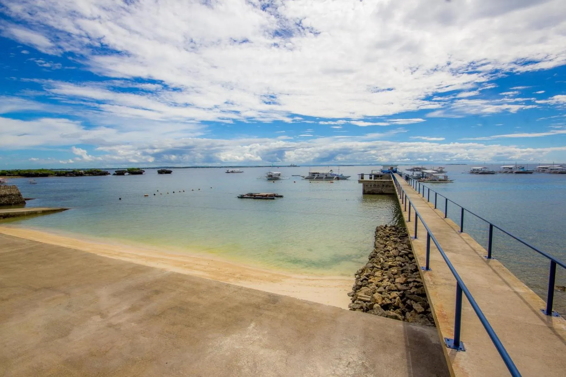 Day in Mactan Resort by 1521