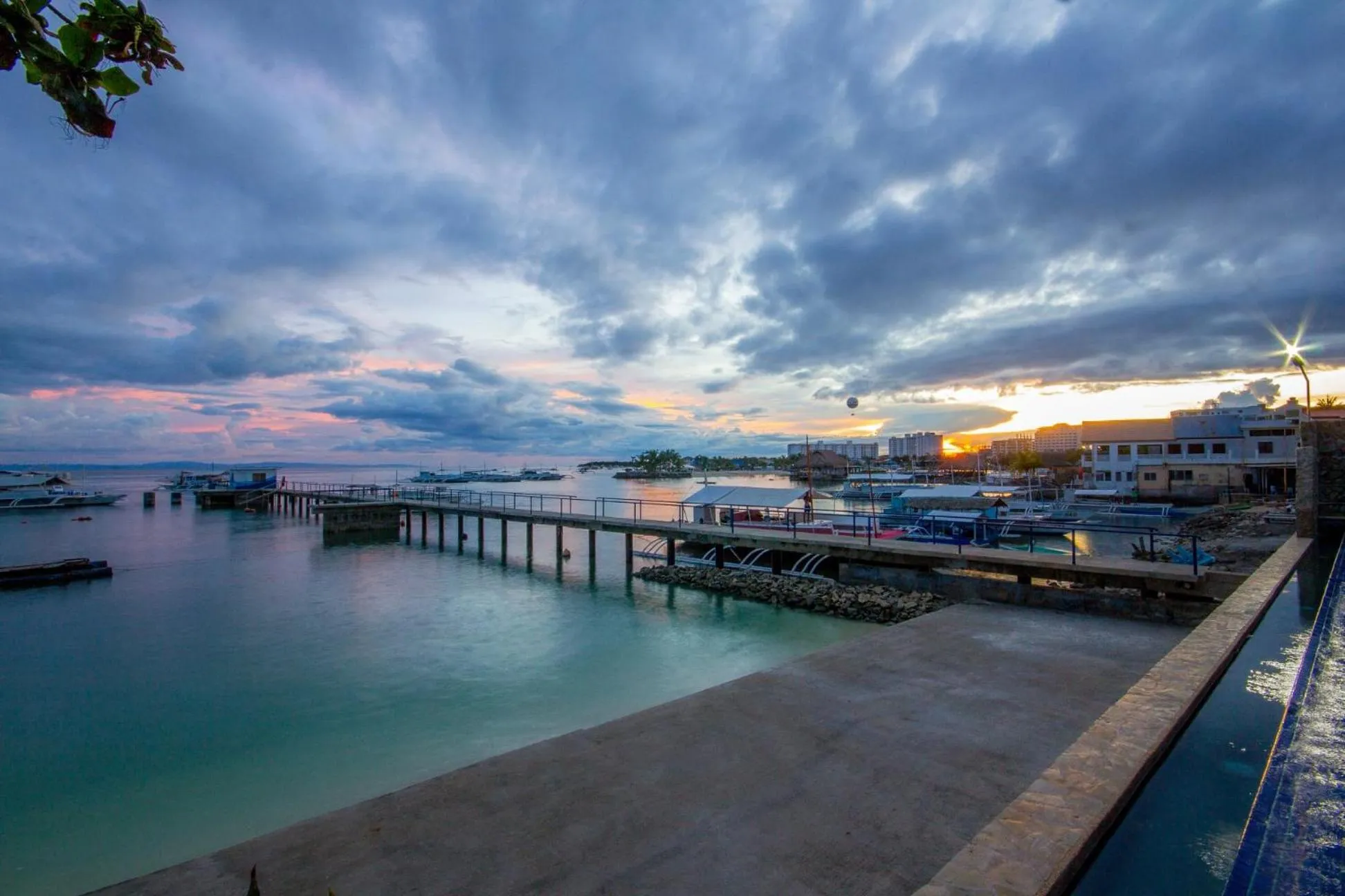 Day in Mactan Resort by 1521