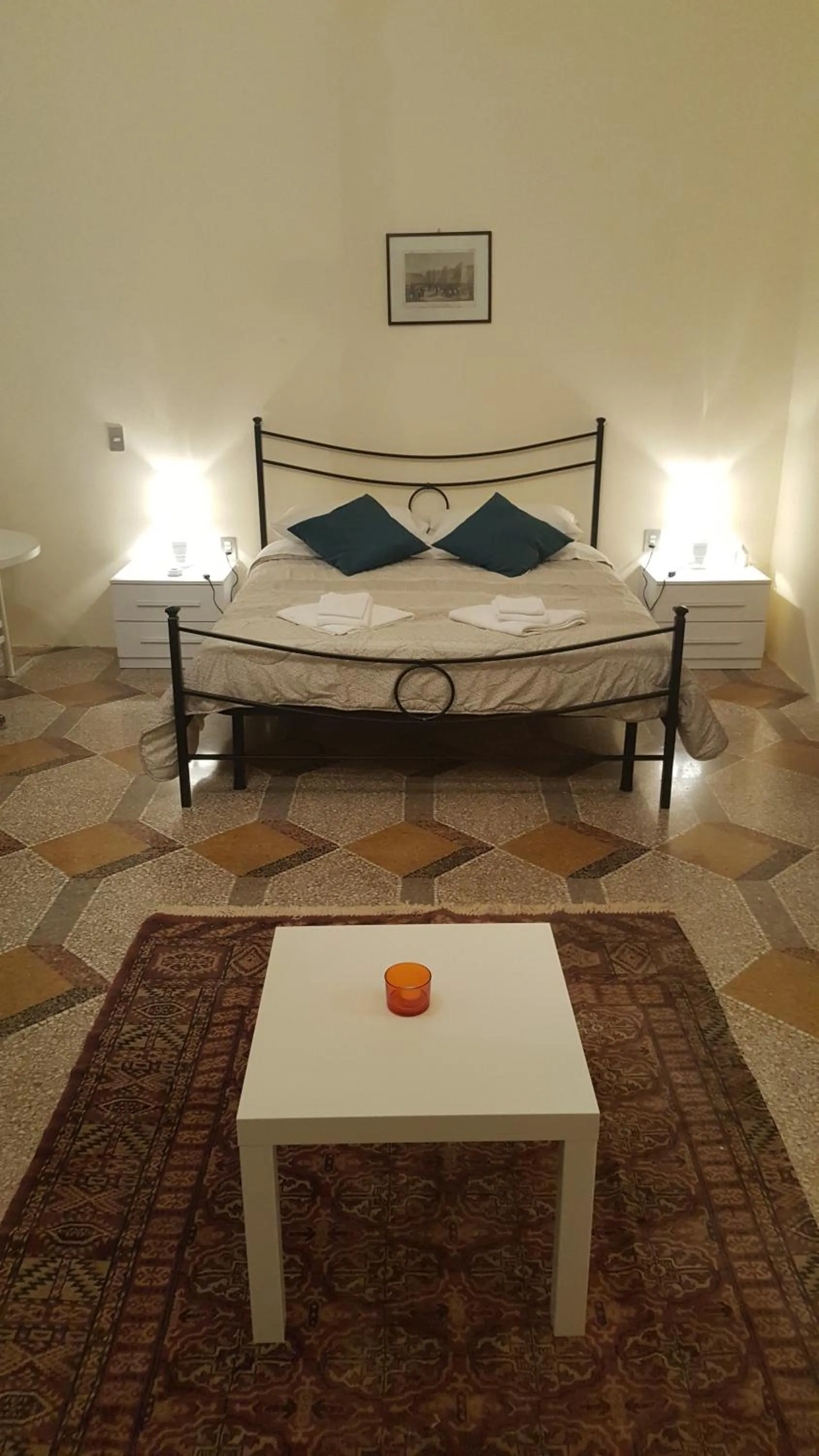 Photo of the whole room, Bed in Garden Suite