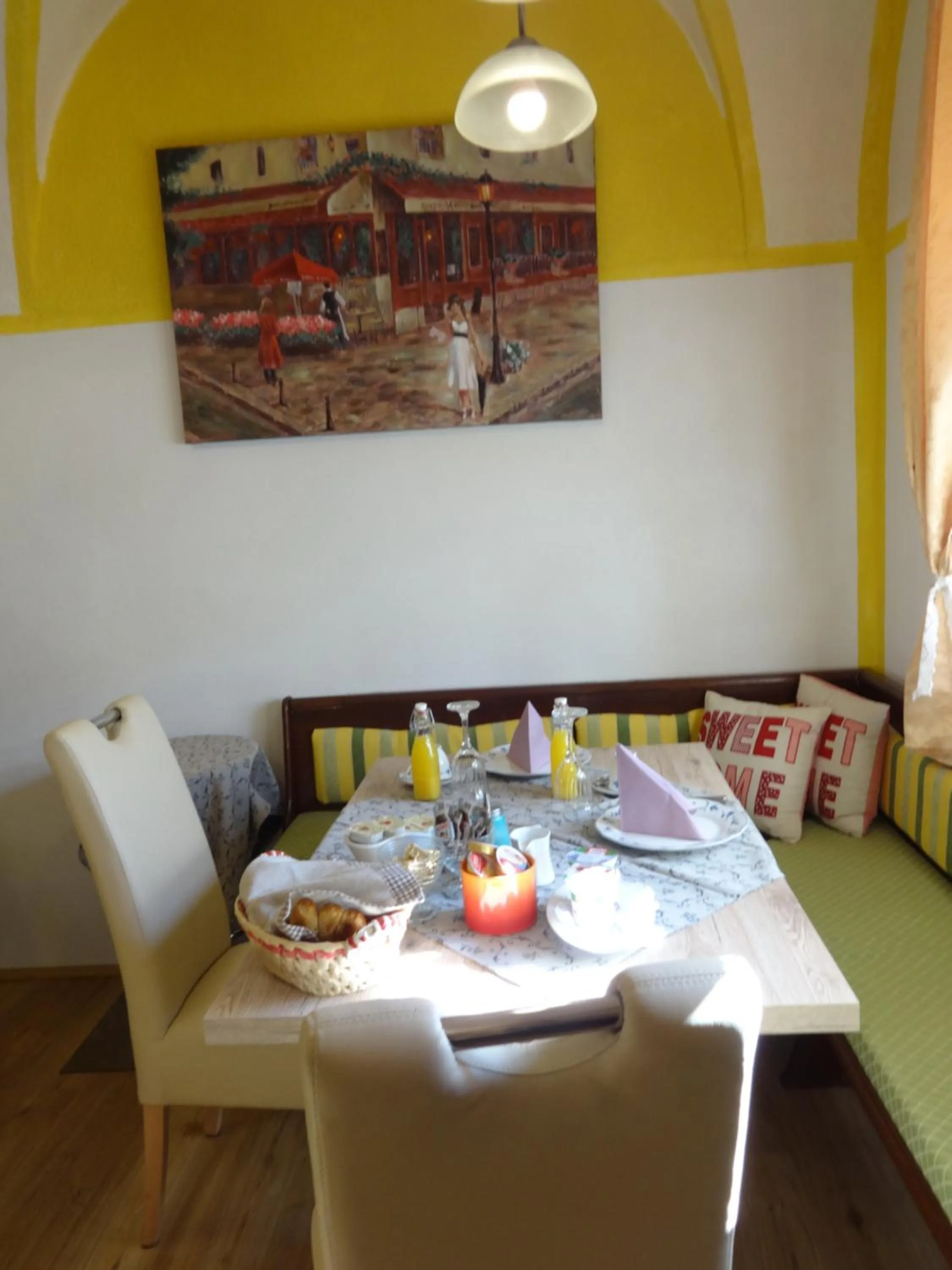 Food and drinks in Frühstückspension Irmer