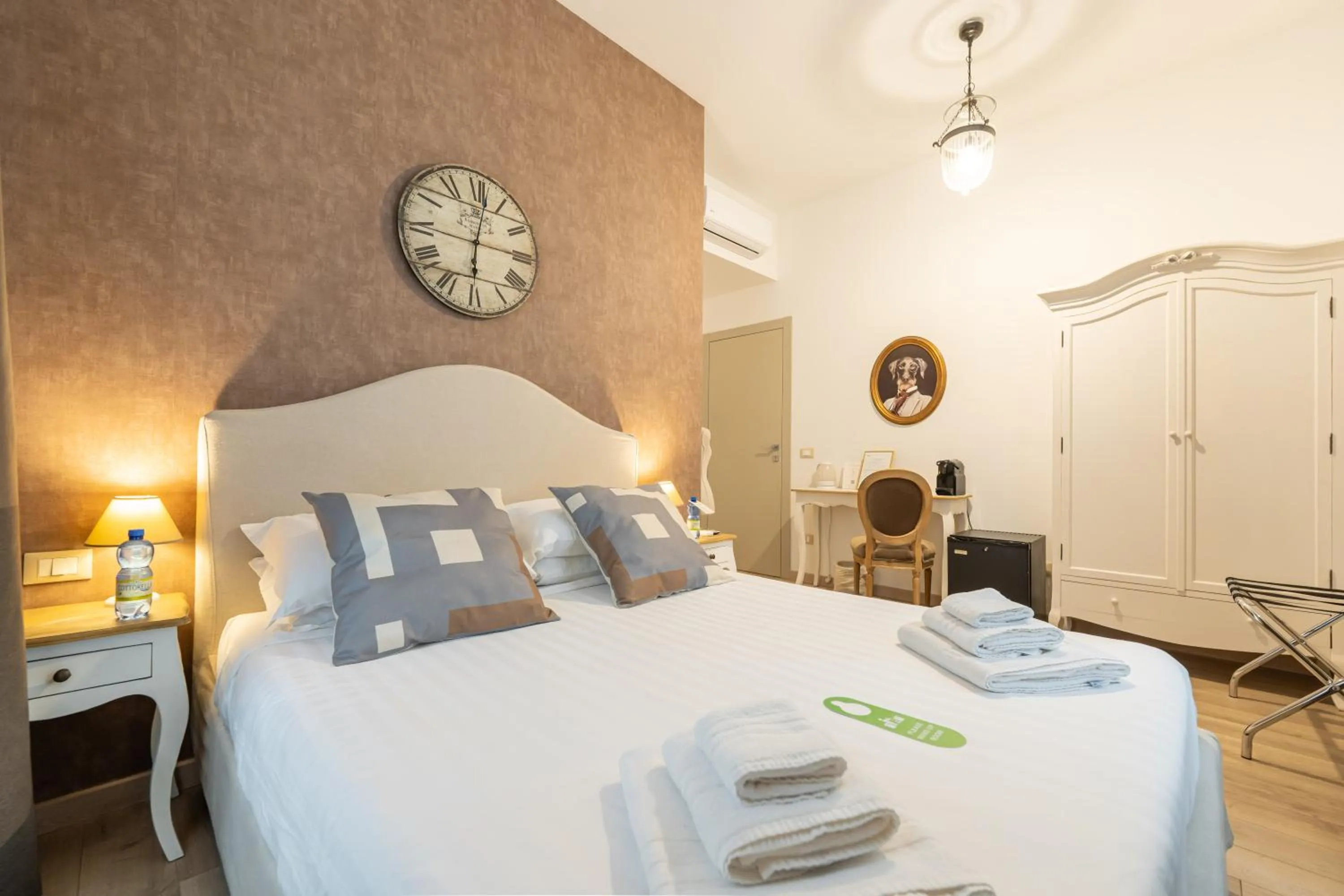 Photo of the whole room, Bed in Popolo & Flaminio Rooms